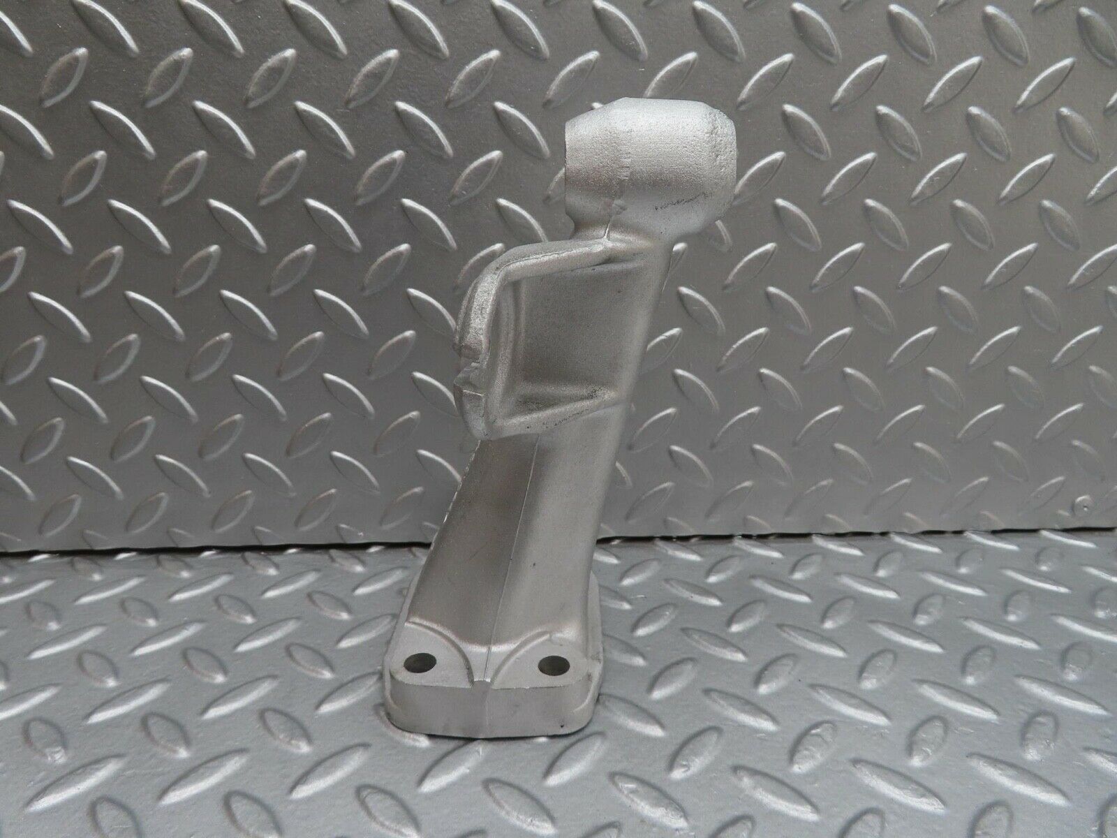 15973 Mercedes-Benz W123 280E Engine Mount Bracket Right Side 1232230304