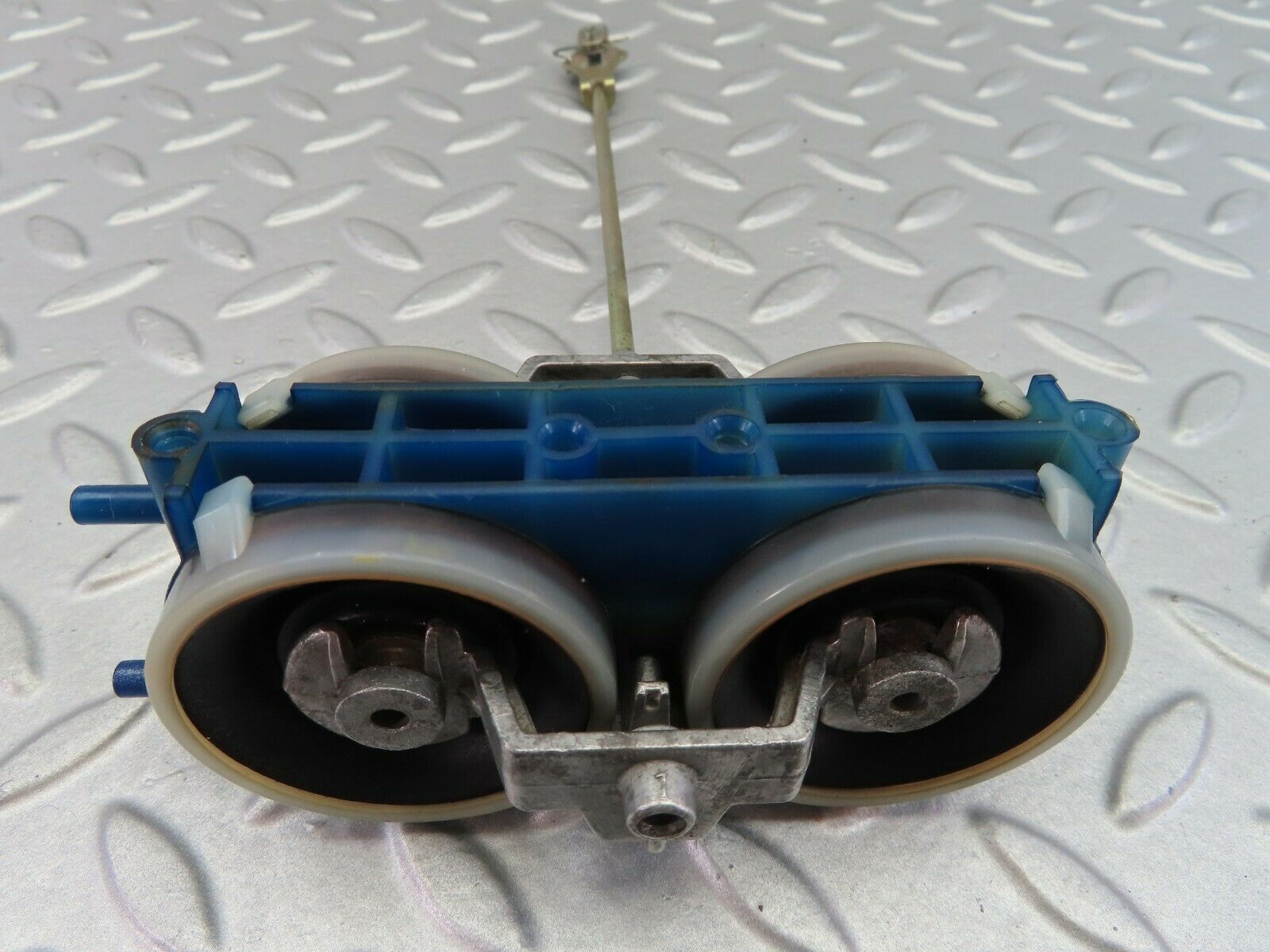 7353 Mercedes-Benz W116 450SE Door Lock Vacuum Actuator Front Right