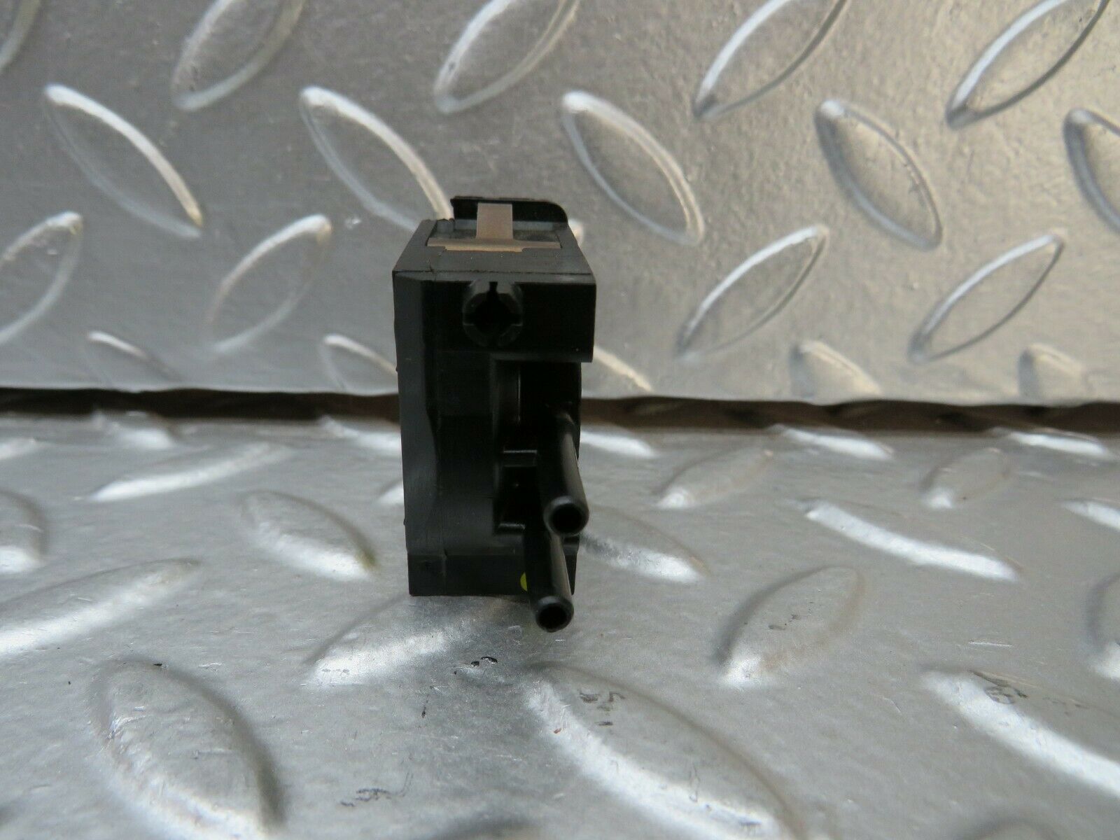 23975 Mercedes-Benz W123 280E Headlight Level Switch 0008000473 0307650100