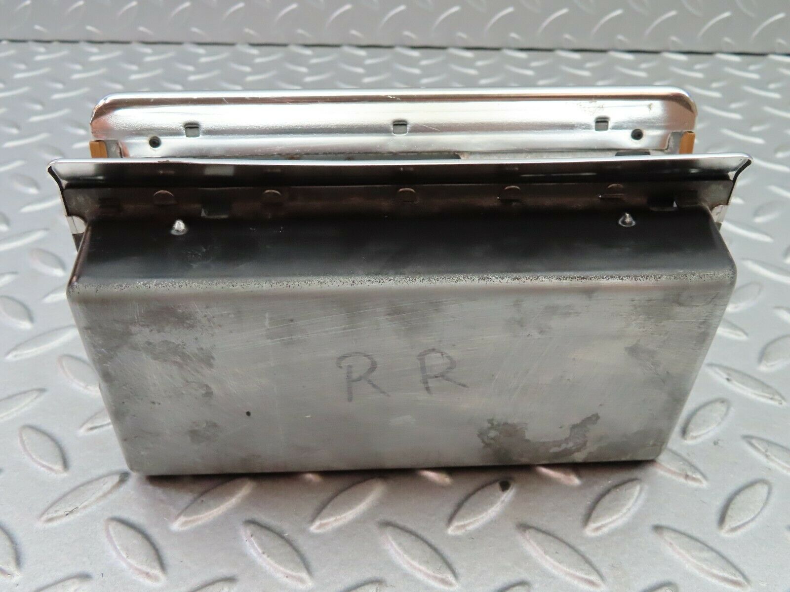 6087 Mercedes-Benz W126 380SE Rear Door Ashtray Palomino