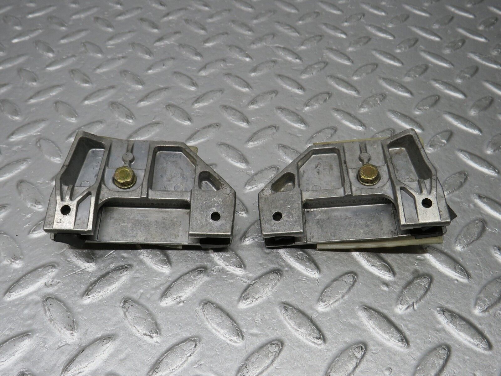 38356 Mercedes-Benz R129 280SL Coupe Door Window Guide Bracket 1247250132 1247250232