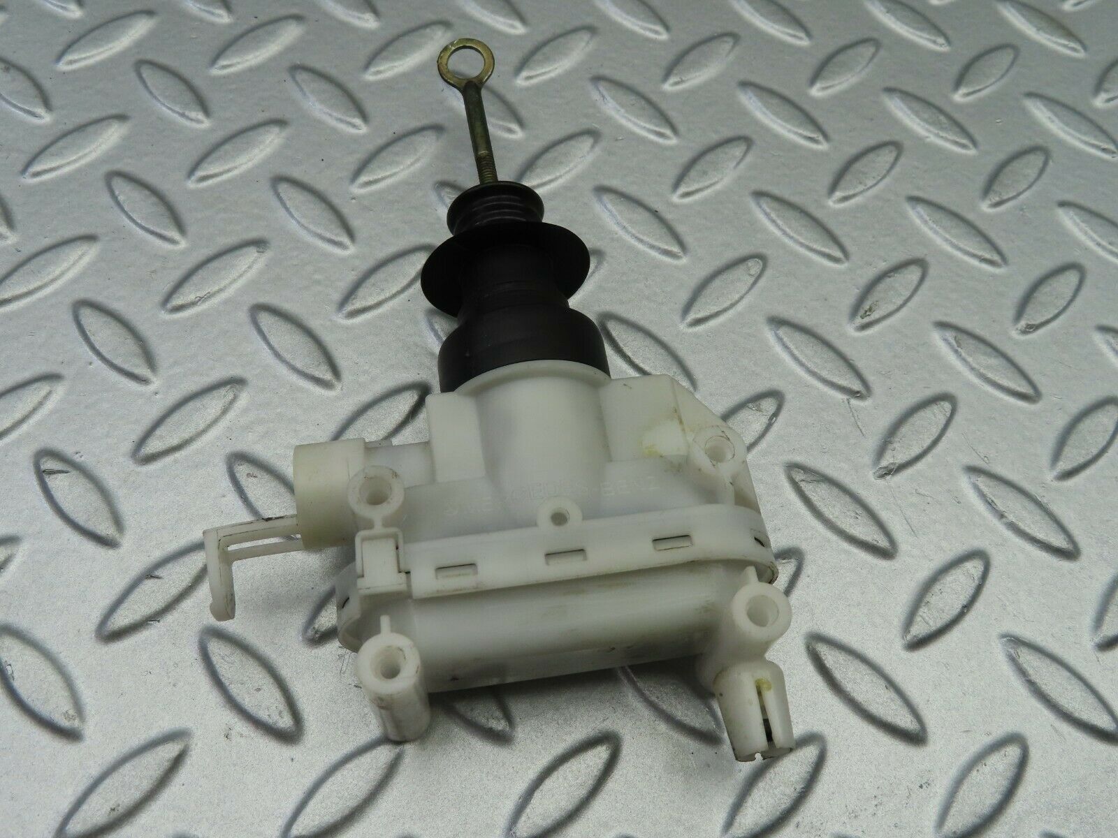 6577 Mercedes-Benz S124 E220 Wagon Door Lock Vacuum Actuator Front Right