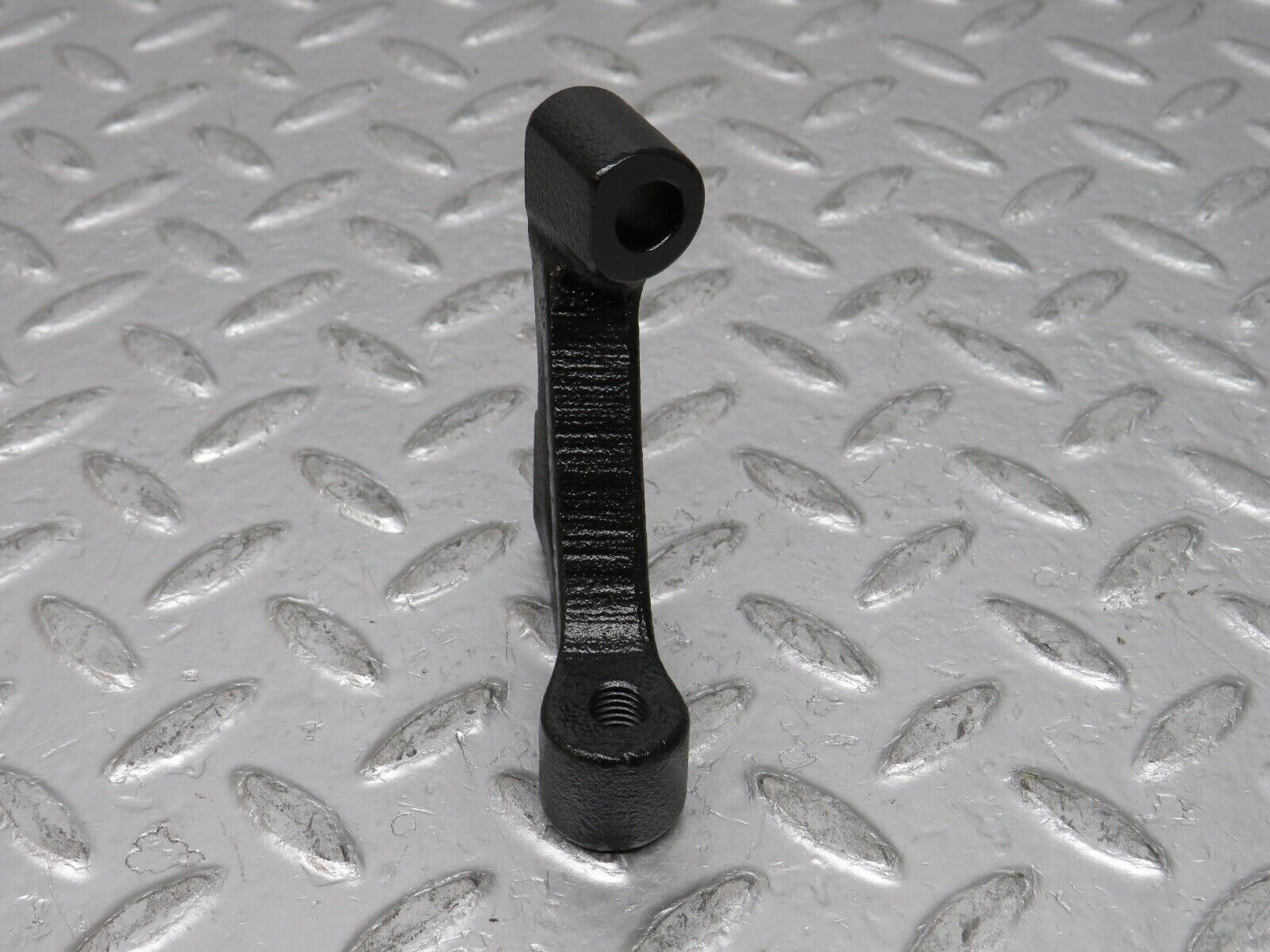 0263 Mercedes-Benz W116 350SE  Engine Mount Bracket 1160110995