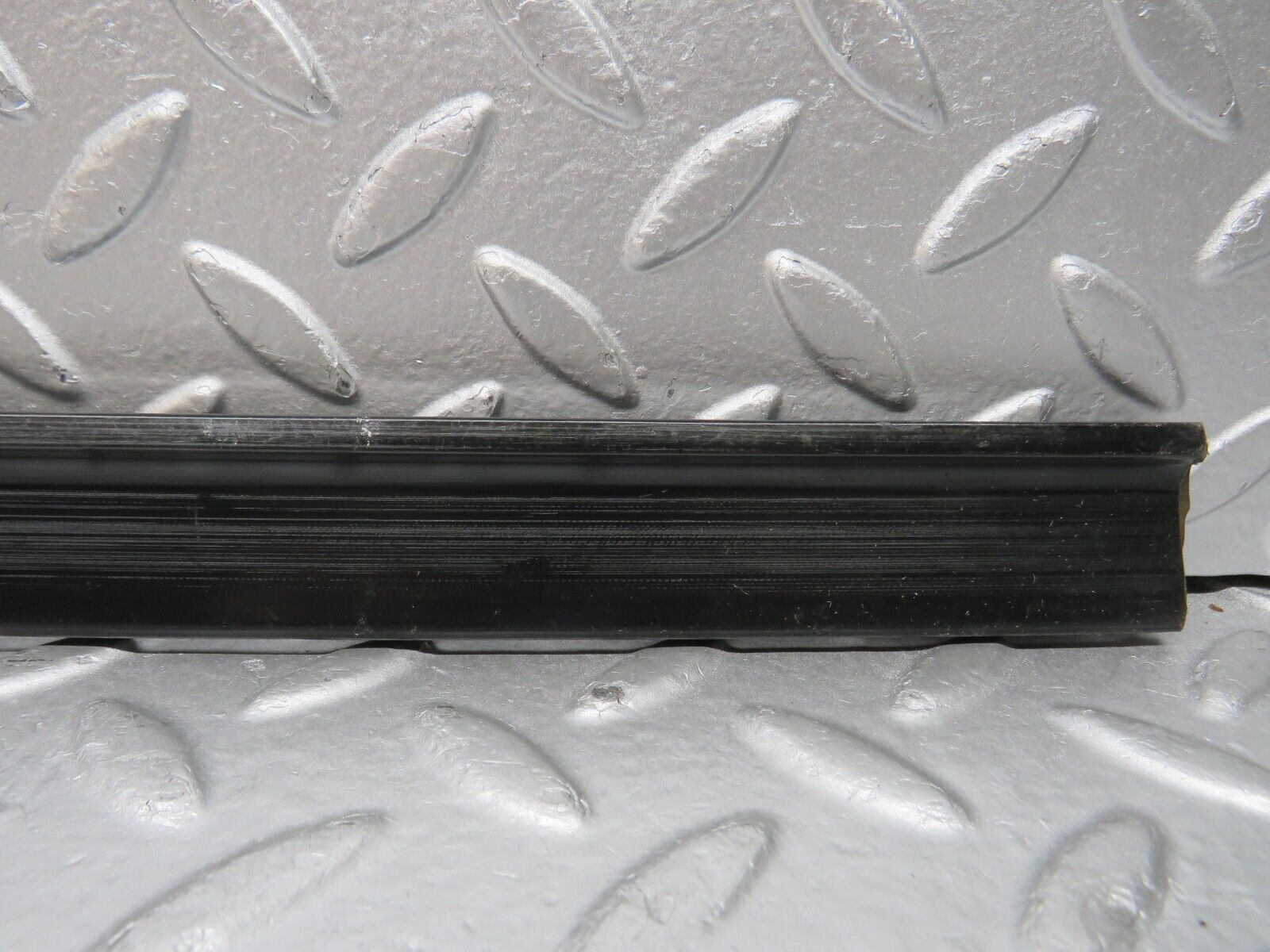 0096 Mercedes-Benz W116 350SE Seat Belt Runner Right