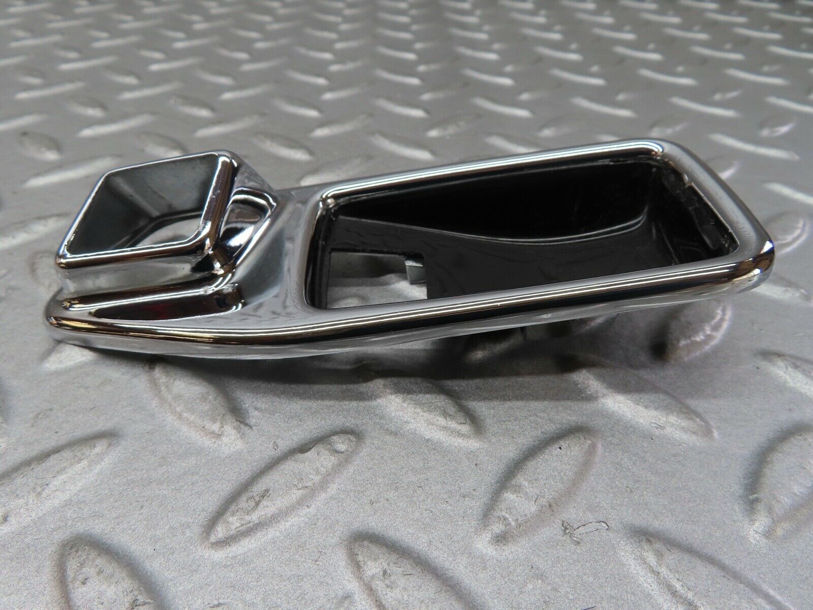 17573 Mercedes-Benz W116 450SEL Chrome Frame For Door Opener Left 1167660111