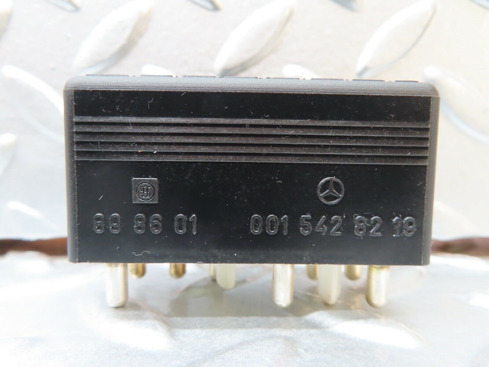 20041 Mercedes-Benz R129 300SL Coupe Auxiliary Fan Relay 0015428219