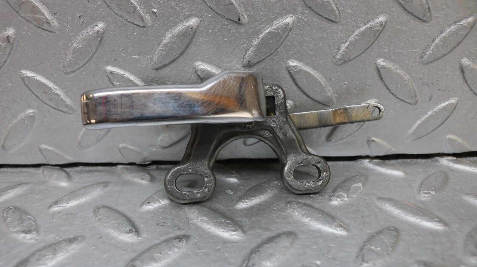 37262 Mercedes-Benz W109 300SEL Front Right Interior Door Handle 1107660419