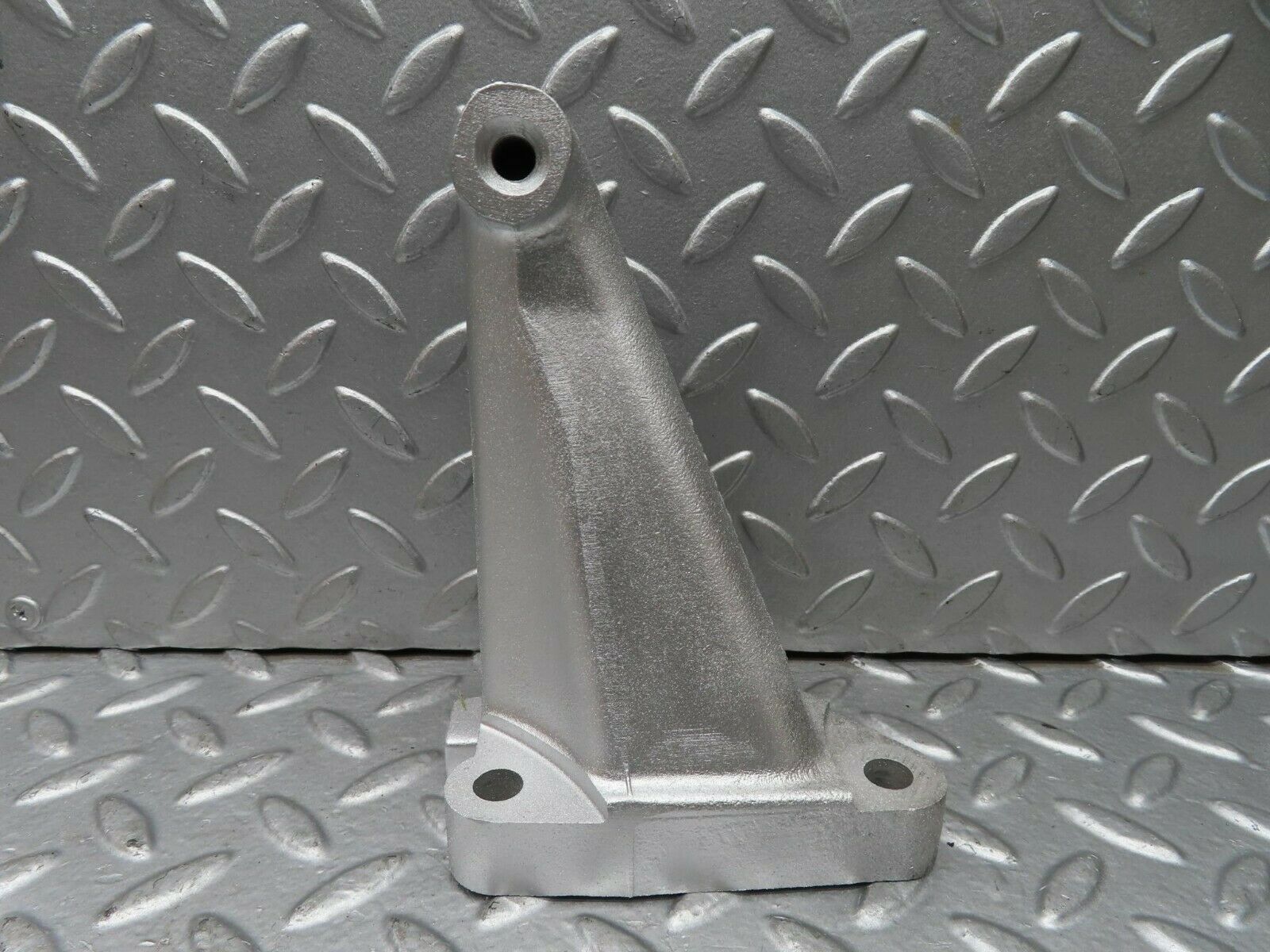 15264 Mercedes-Benz W123 230E Engine Mount Bracket 1022230304