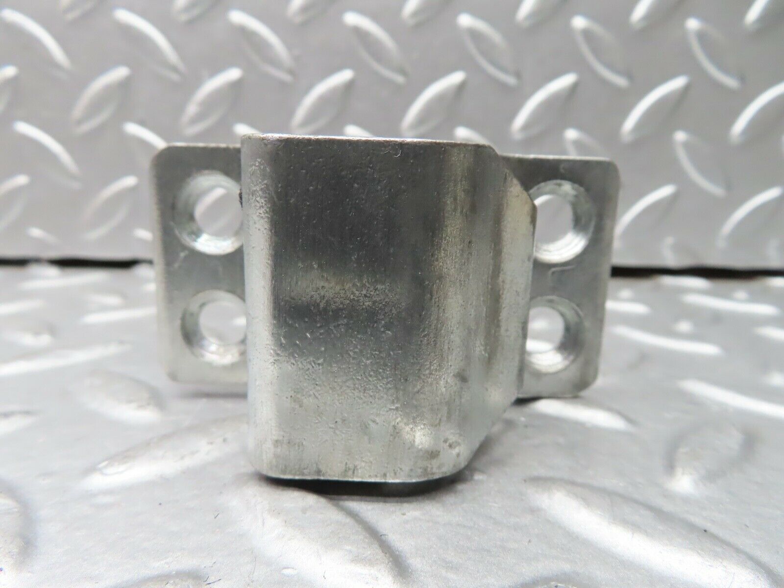 21518 Mercedes-Benz W126 300SE Door Lock Latch Left Side