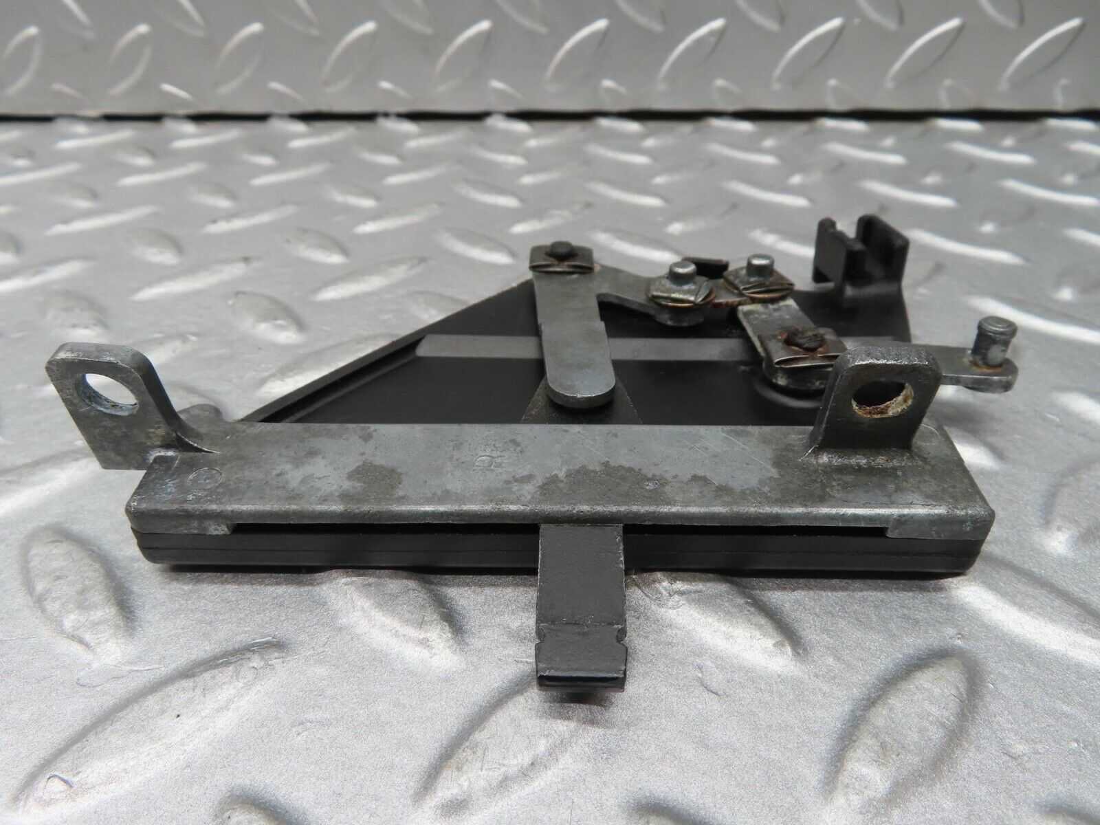 16733 Mercedes-Benz C107 380SLC Air Vent Control Lever Right 1078300485