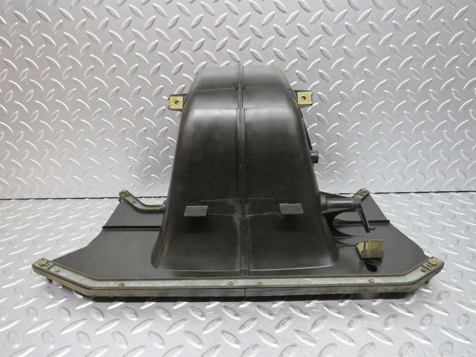 31647 Mercedes-Benz W201 190LE 1.8L Heater Blower Housing Behr 91.484.52.017