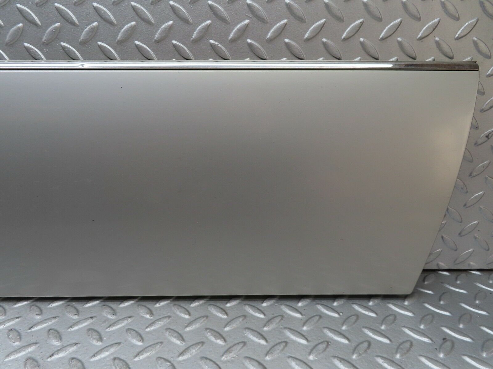 19318 Mercedes-Benz C140 CL420 Coupe Right Door Lower Moulding Trim 1406902040