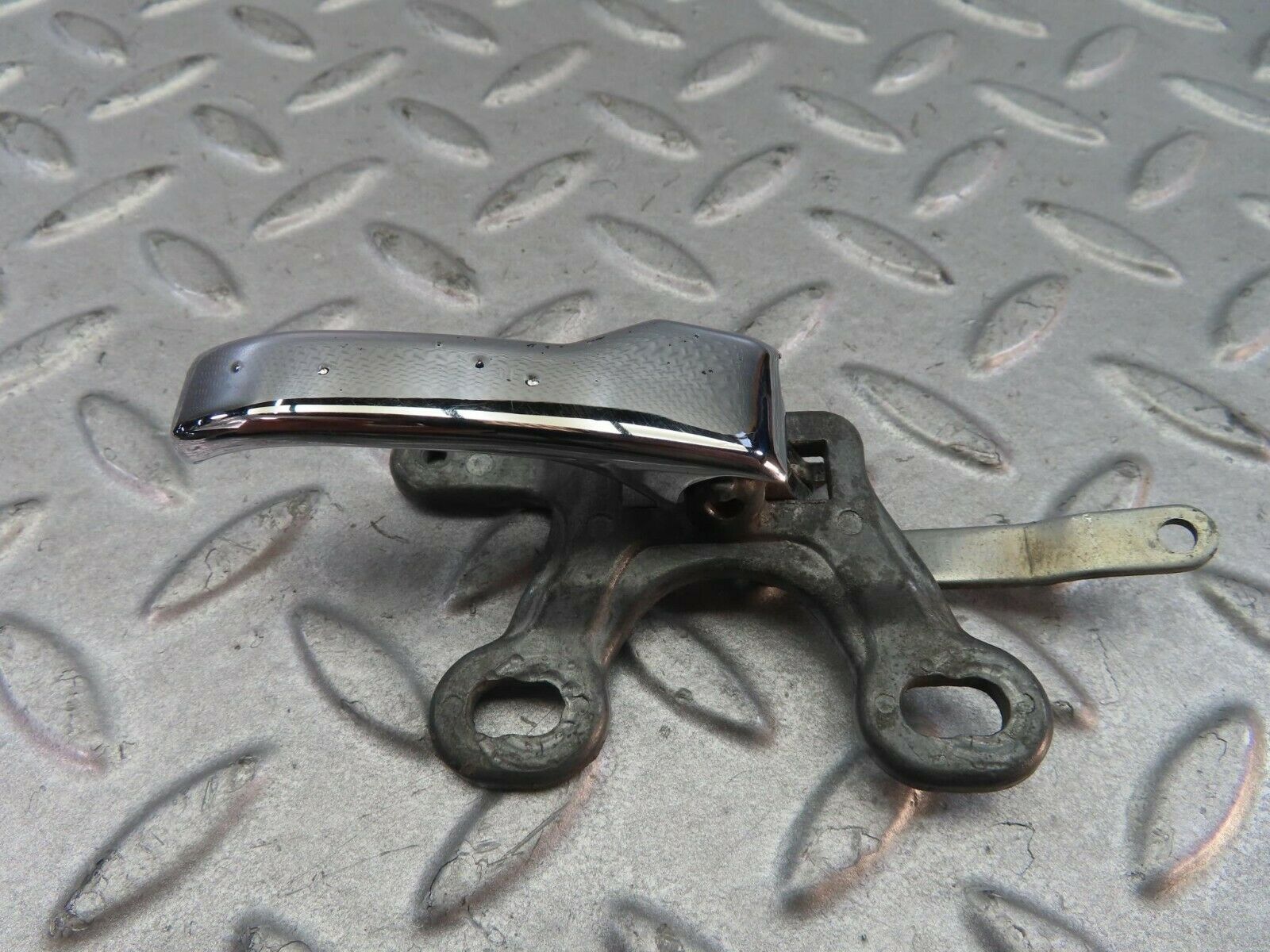 8727 Mercedes-Benz W115 Right Interior Door Handle Chrome 1107660419