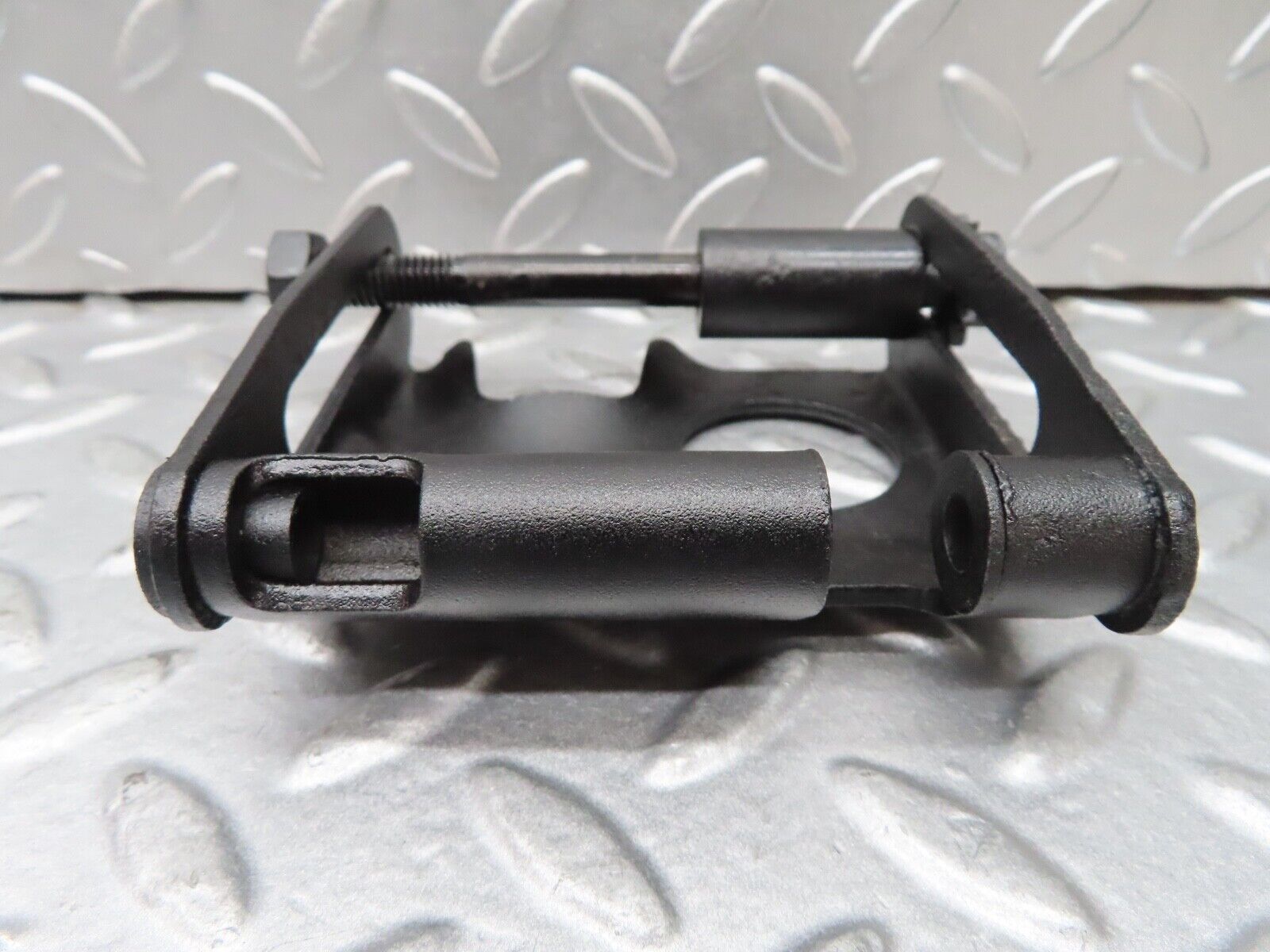 16978 Mercedes-Benz C123 280CE Coupe Alternator Generator Bracket