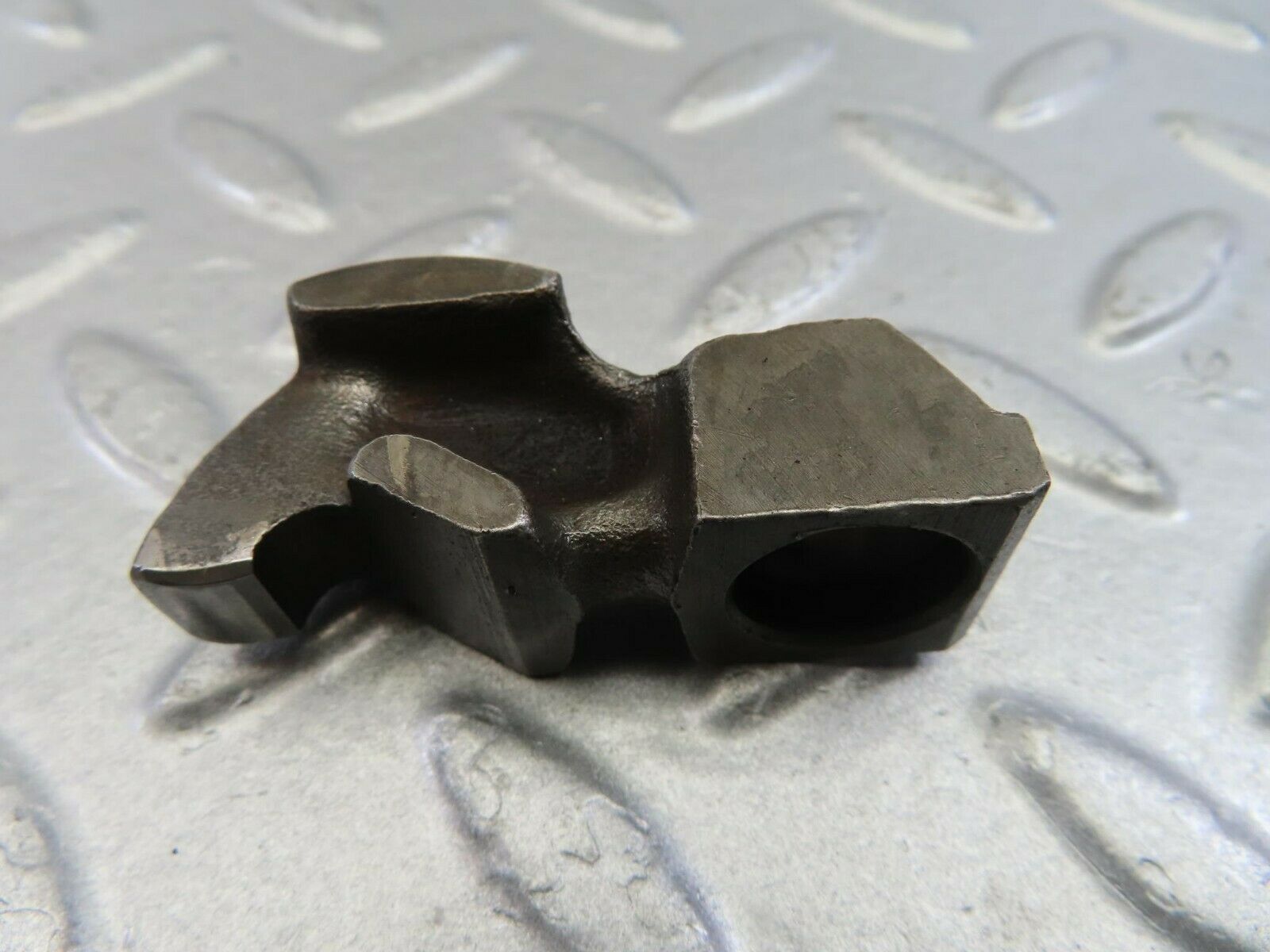 9866 Mercedes-Benz C123 280CE Coupe Valve Rocker Arm With Retaining Spring