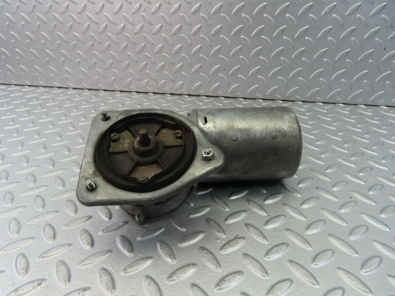 8945 Mercedes-Benz W108 Wiper Motor Bosch 0390446055