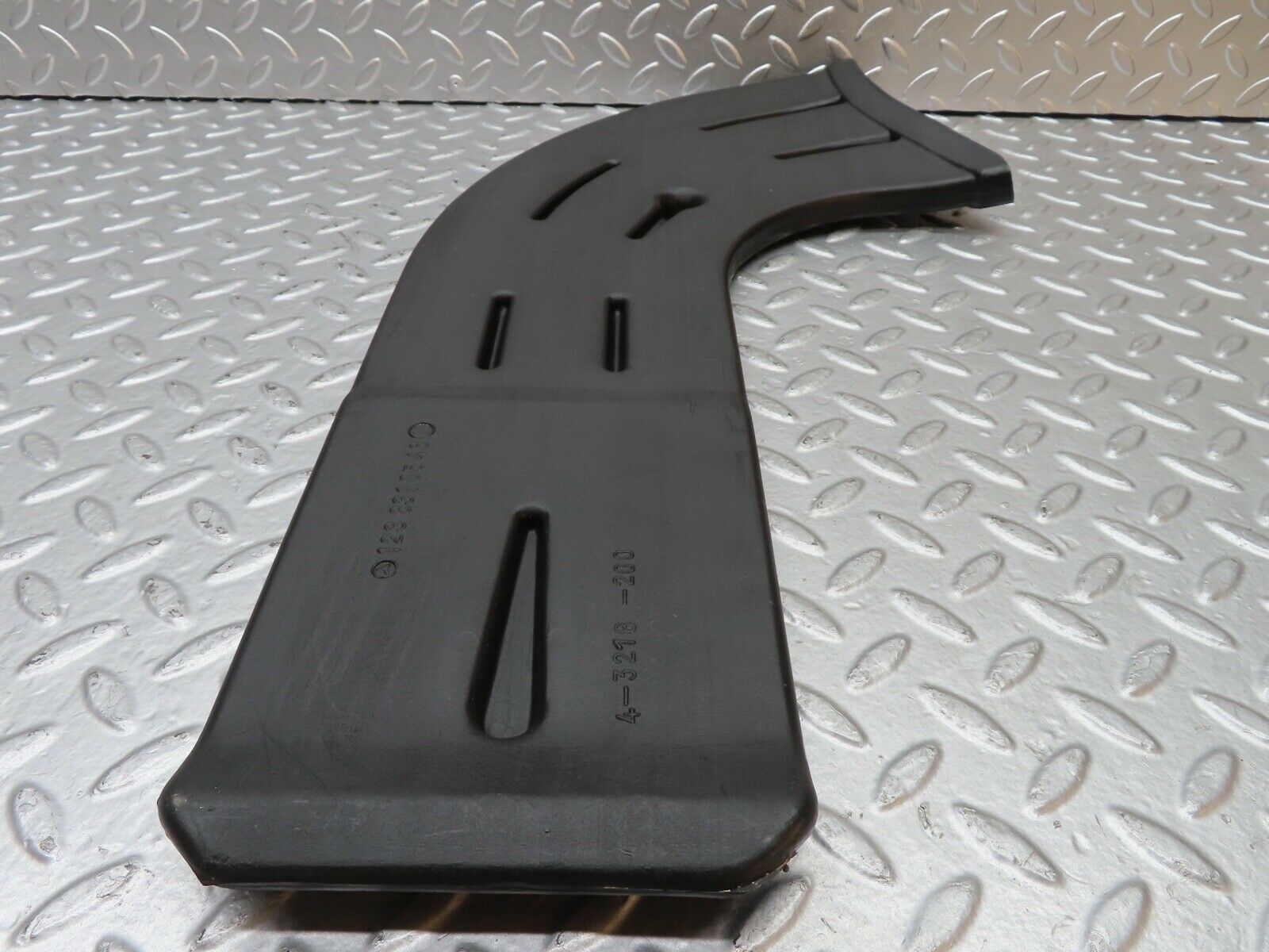 21161 Mercedes-Benz W123 230E Air Duct Heater Ventilation Left 1238310546