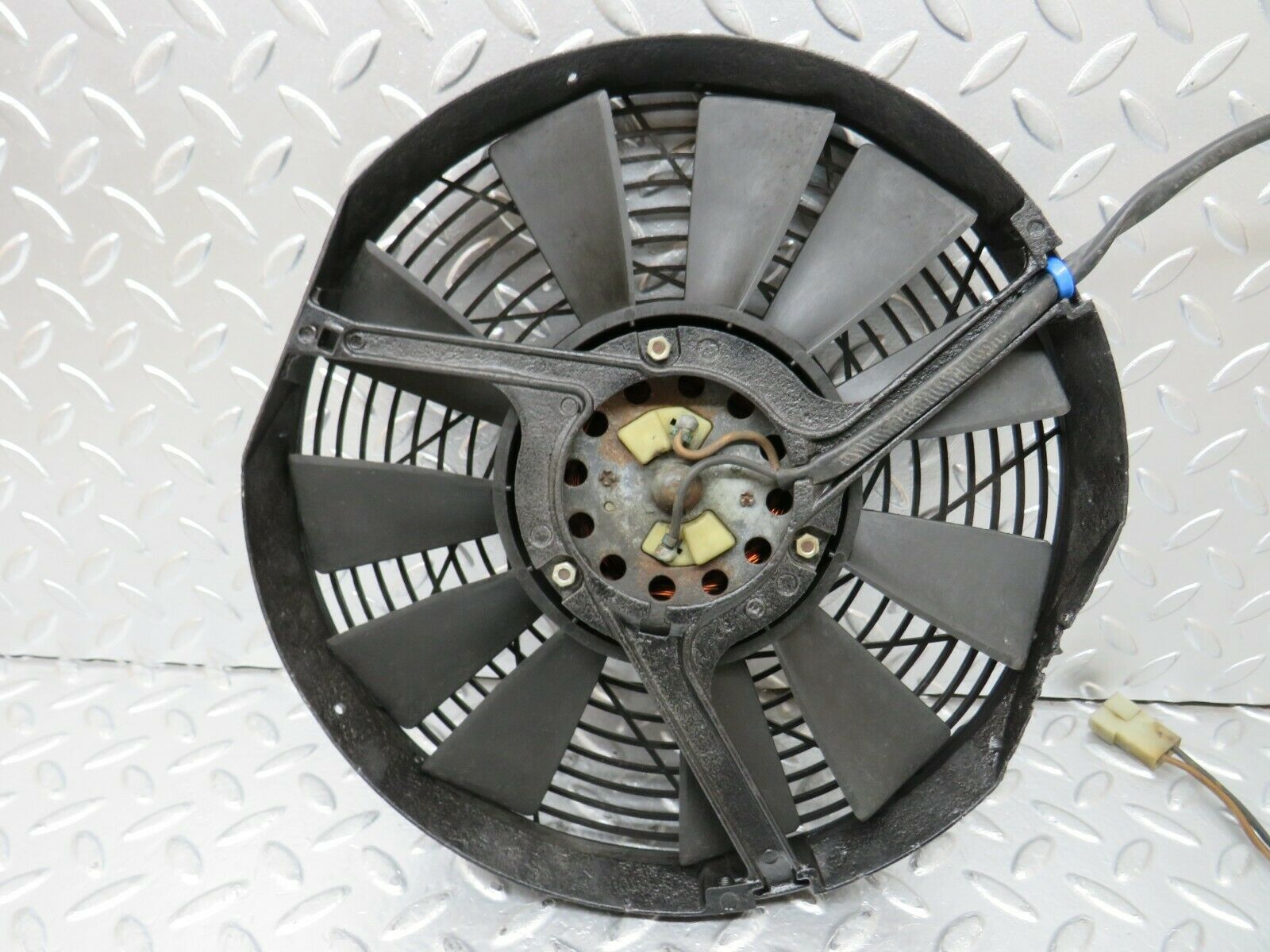 24353 Mercedes-Benz S124 220TE Wagon Radiator Cooling Fan 0005031001