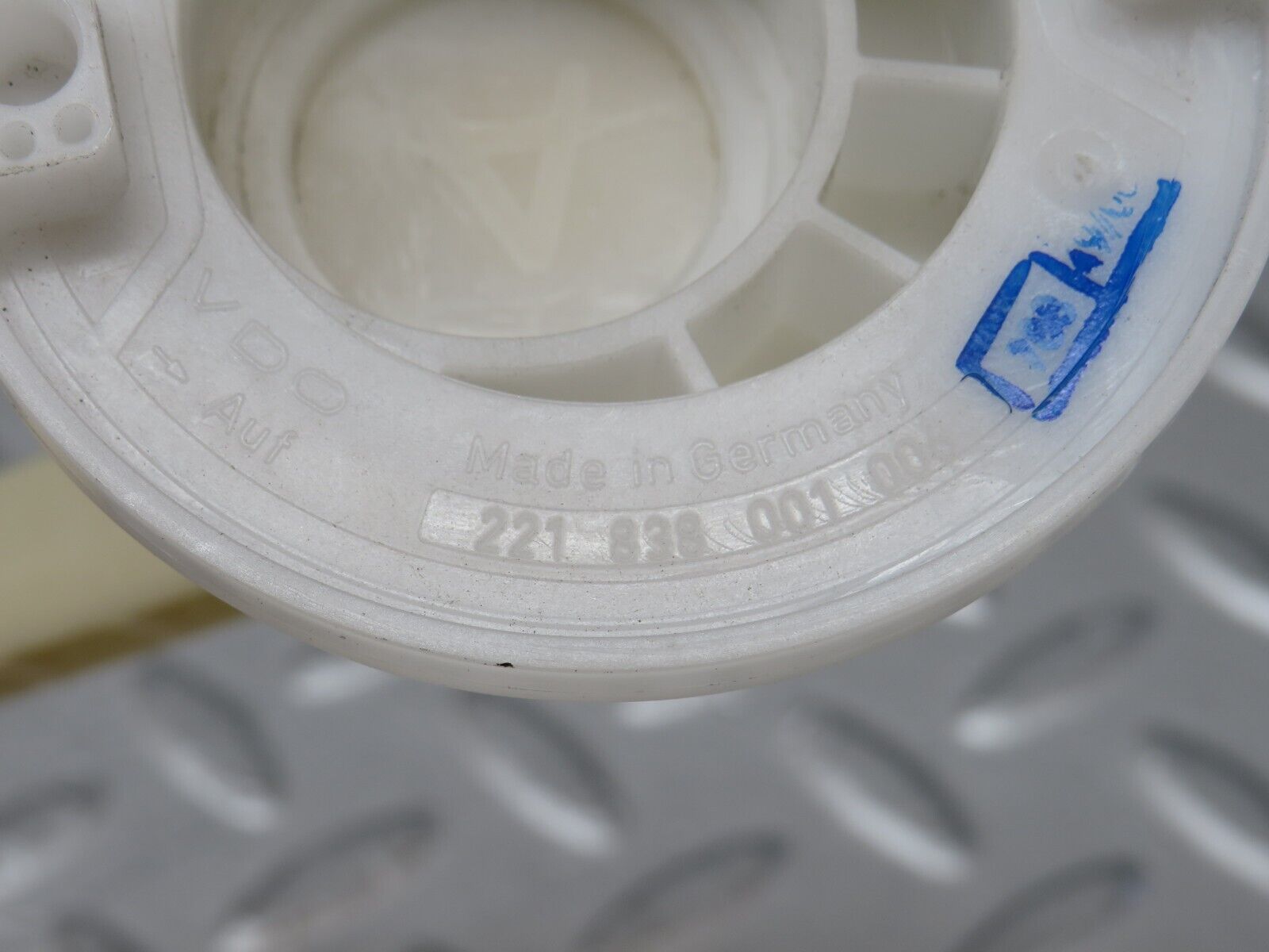 35066 Mercedes-Benz W210 320E Fuel Level Sender Unit 2105422317 221838001006