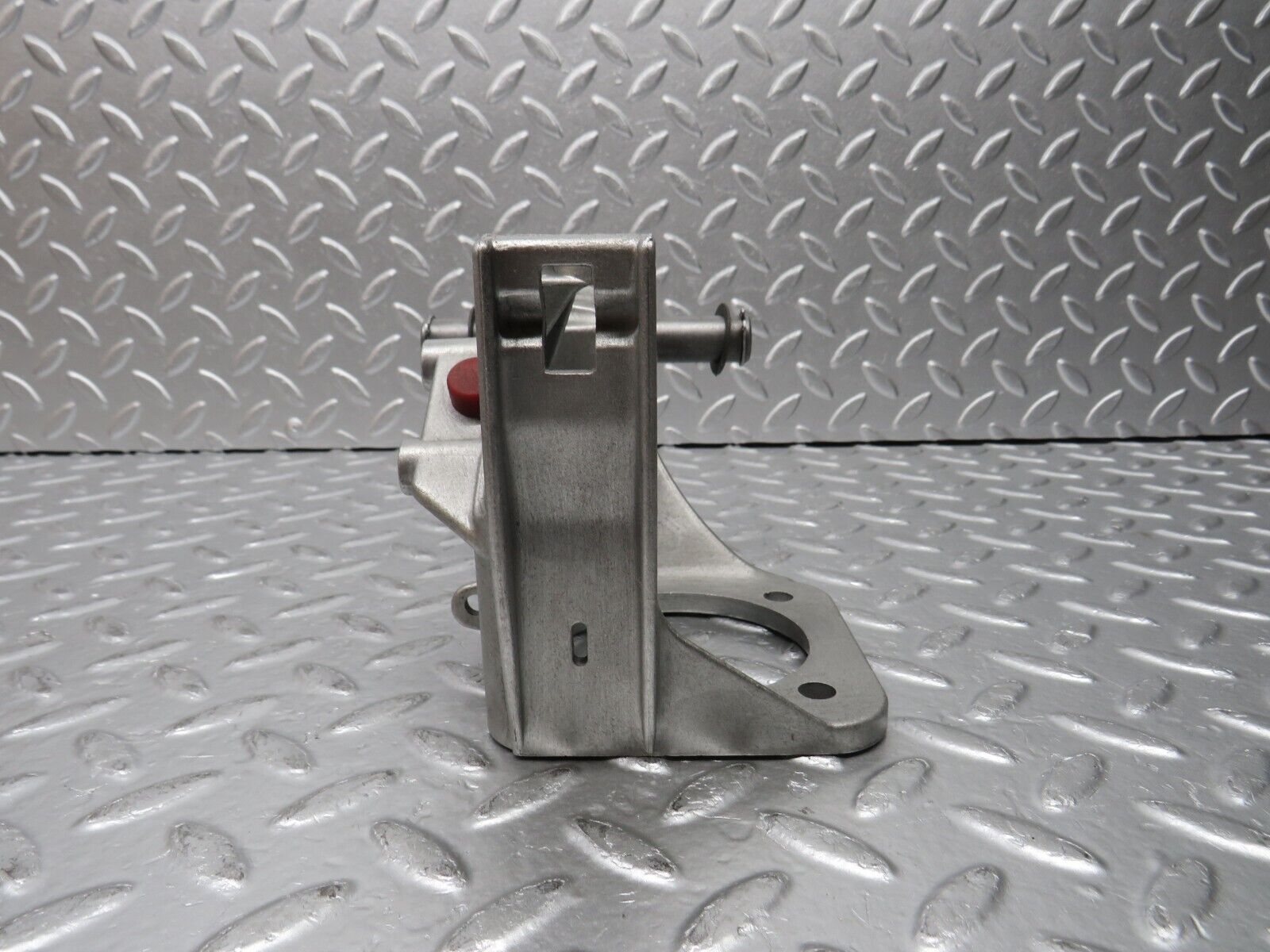 31465 Mercedes-Benz S124 220TE Wagon Brake Pedal Bracket 1292900119