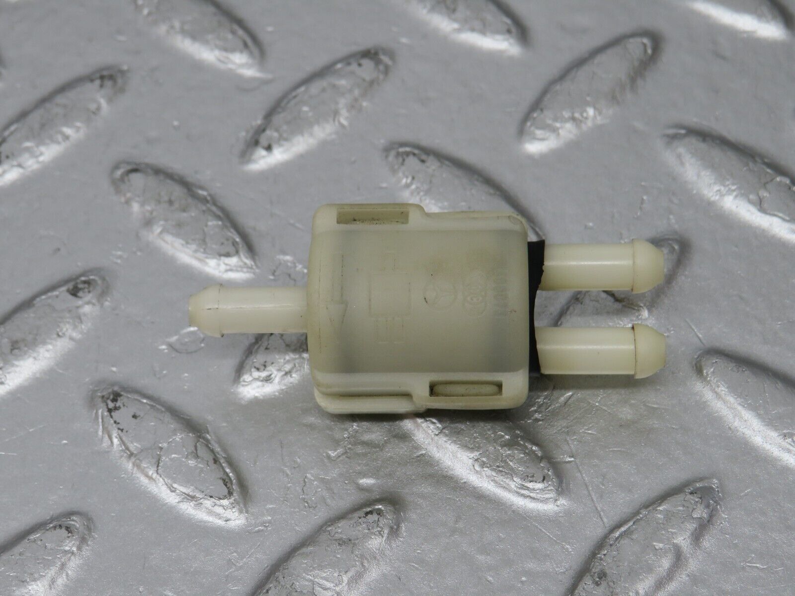 33825 Mercedes-Benz W201 190E 2.0L Windscreen Washer Fluid Distributor