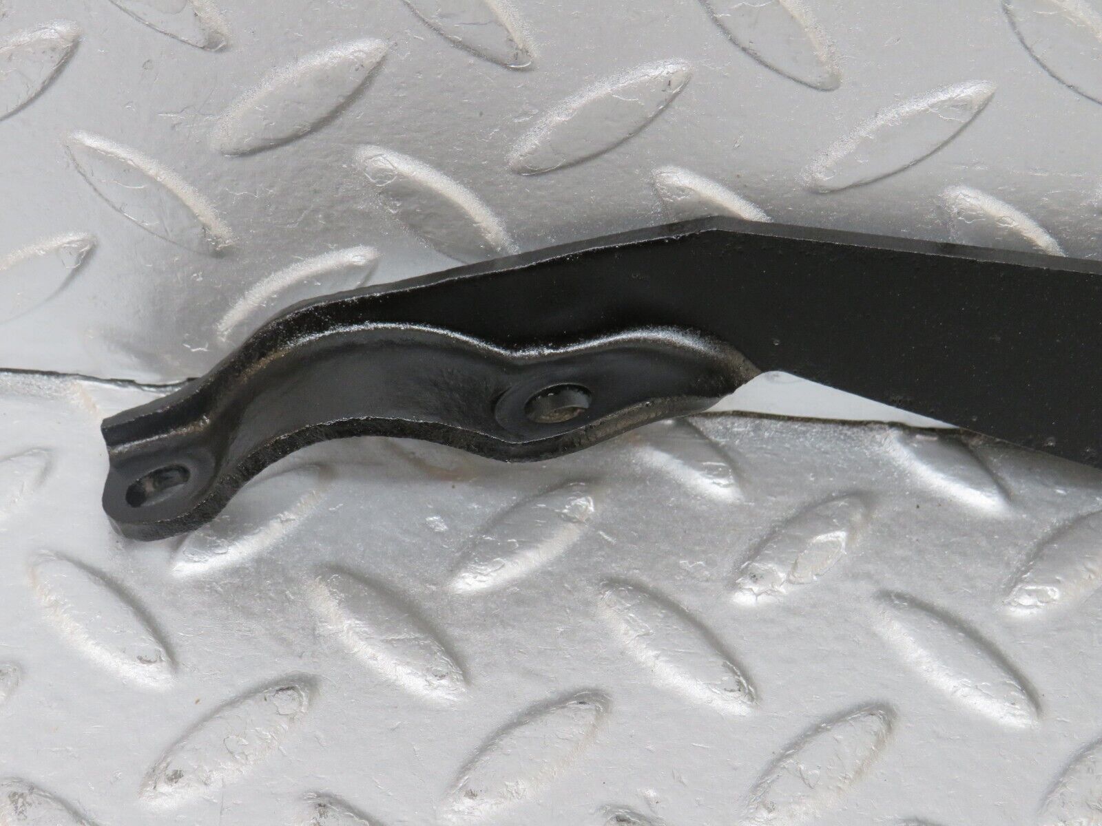 36136 Mercedes-Benz W126 420SE Exhaust Bracket