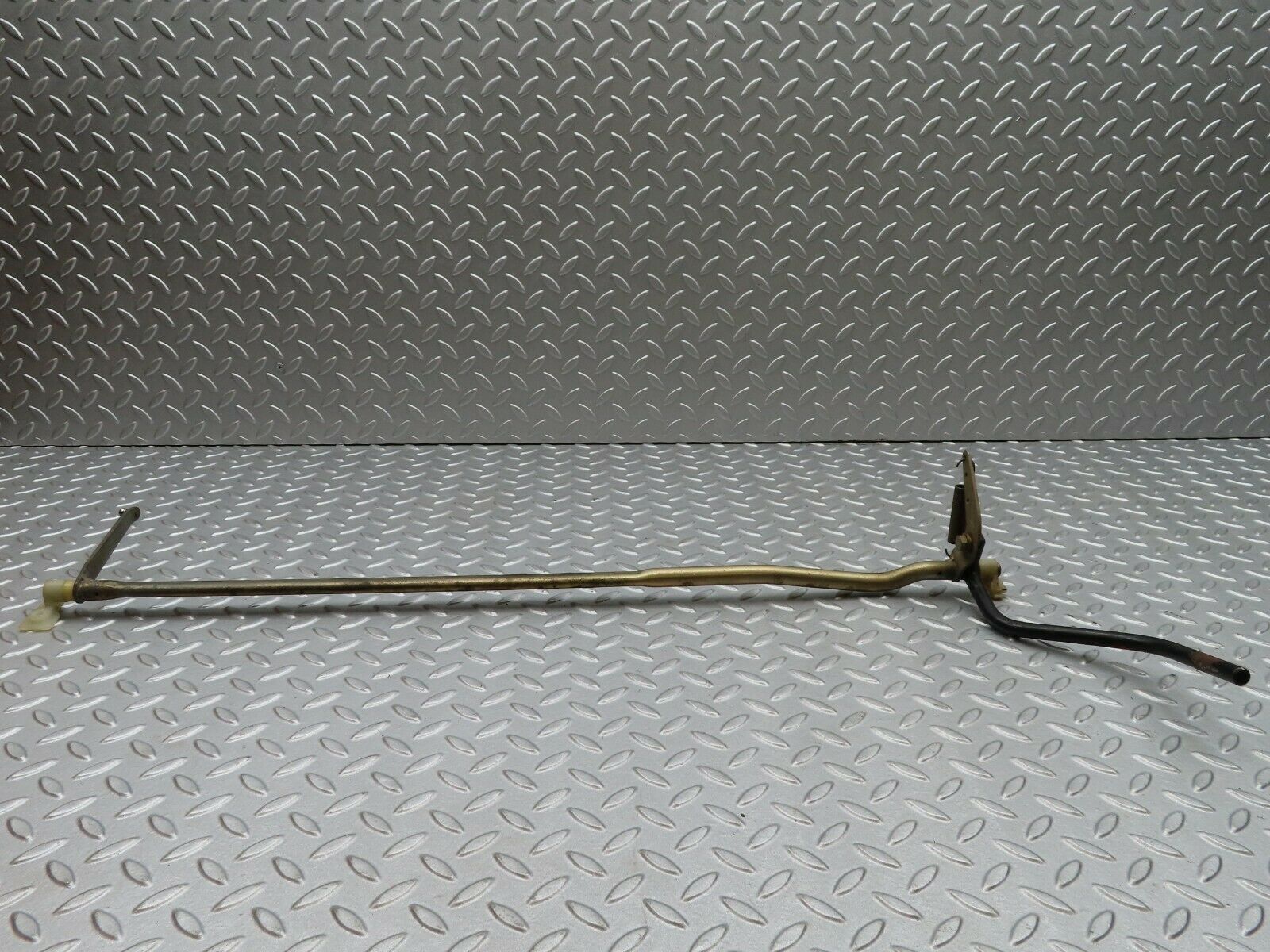 4914 Mercedes-Benz W114 280CE Coupe Accelerator Pedal Linkage