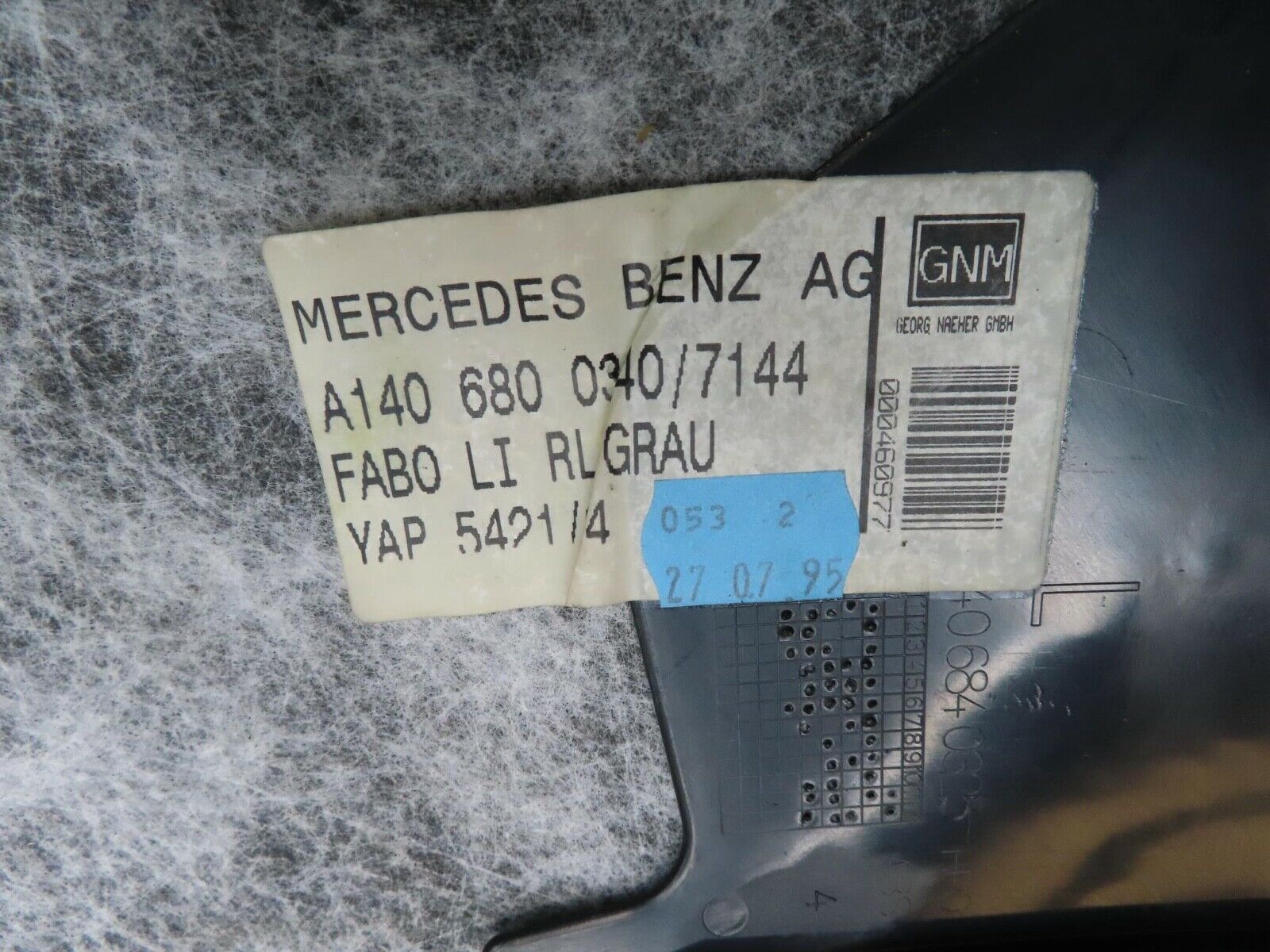 15132 Mercedes-Benz W140 S320 Front Left Foot Well Carpet 1406800340