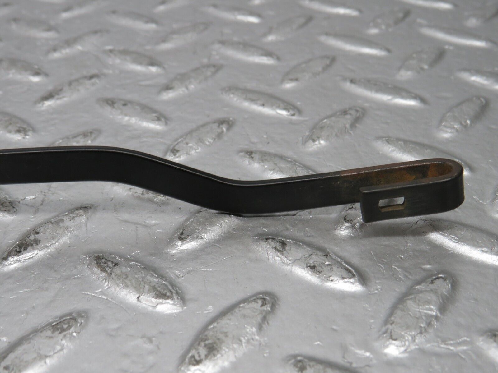 32099 Mercedes-Benz W123 230E Wiper Arm Bosch Left Side