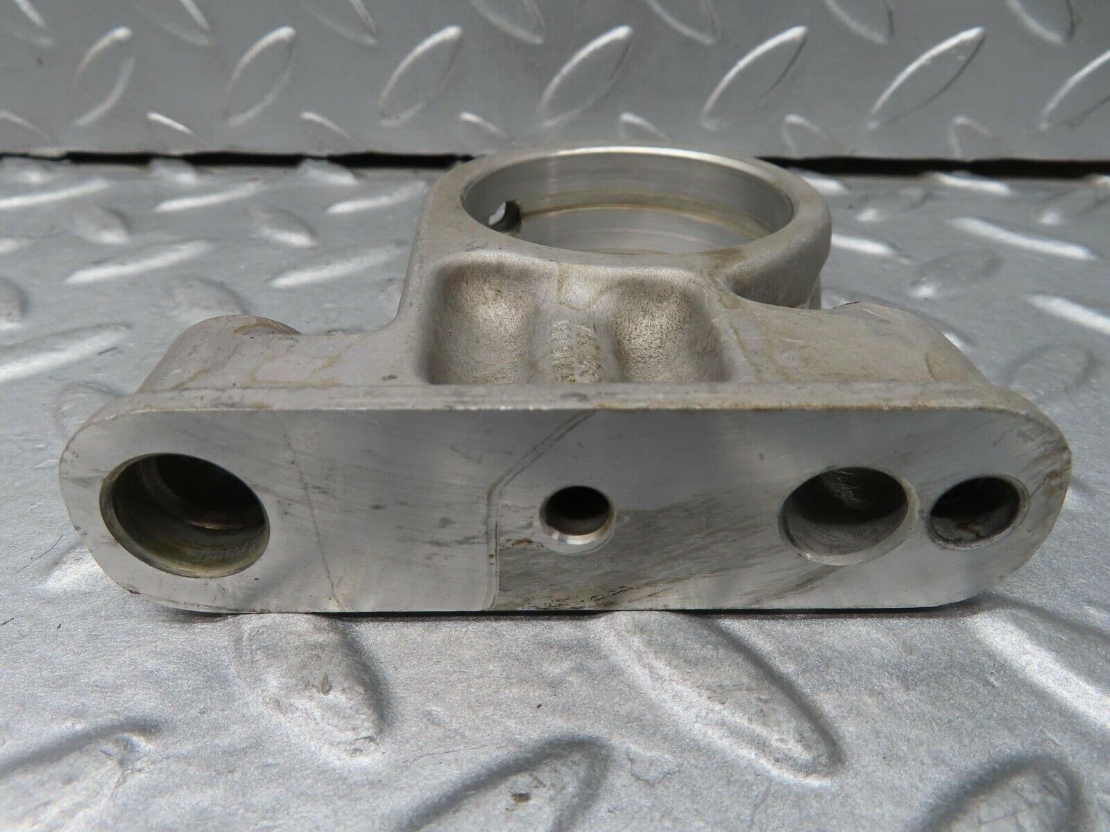 16547 Mercedes-Benz C107 350SLC Coupe Camshaft Tower Bearing 1160512118