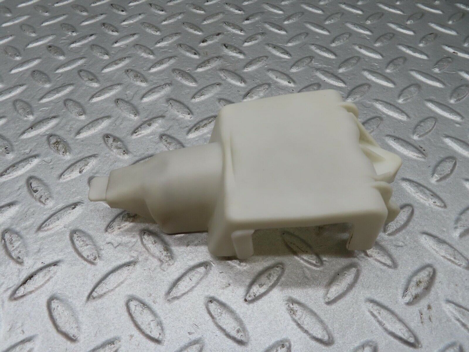 16221 Mercedes-Benz W124 260E Rear Door Lock Vacuum Actuator Cover 1248050590