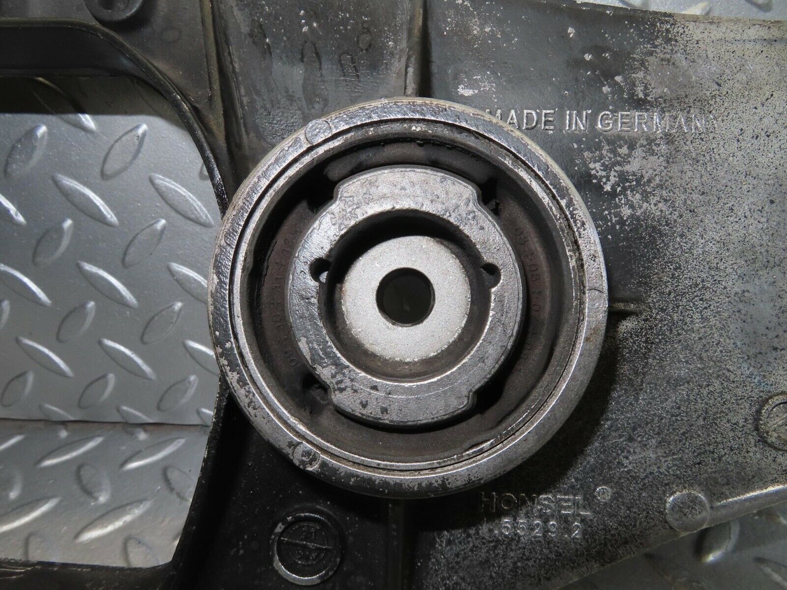 11257 Mercedes-Benz W221 S320 Rear Axle Sub Frame Differential Bracket