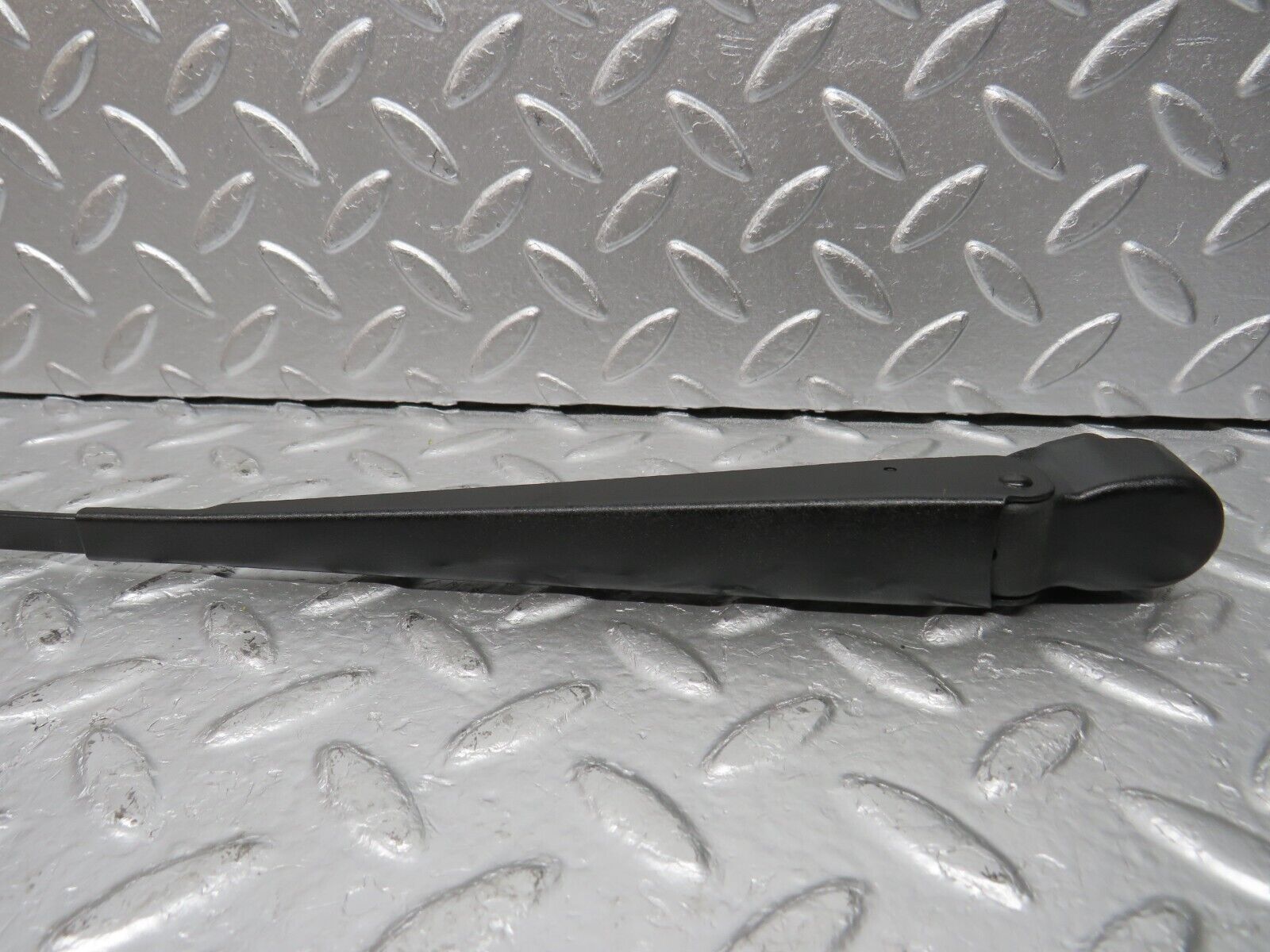 31161 Mercedes-Benz W123 200D Wiper Arm Bosch Left Side