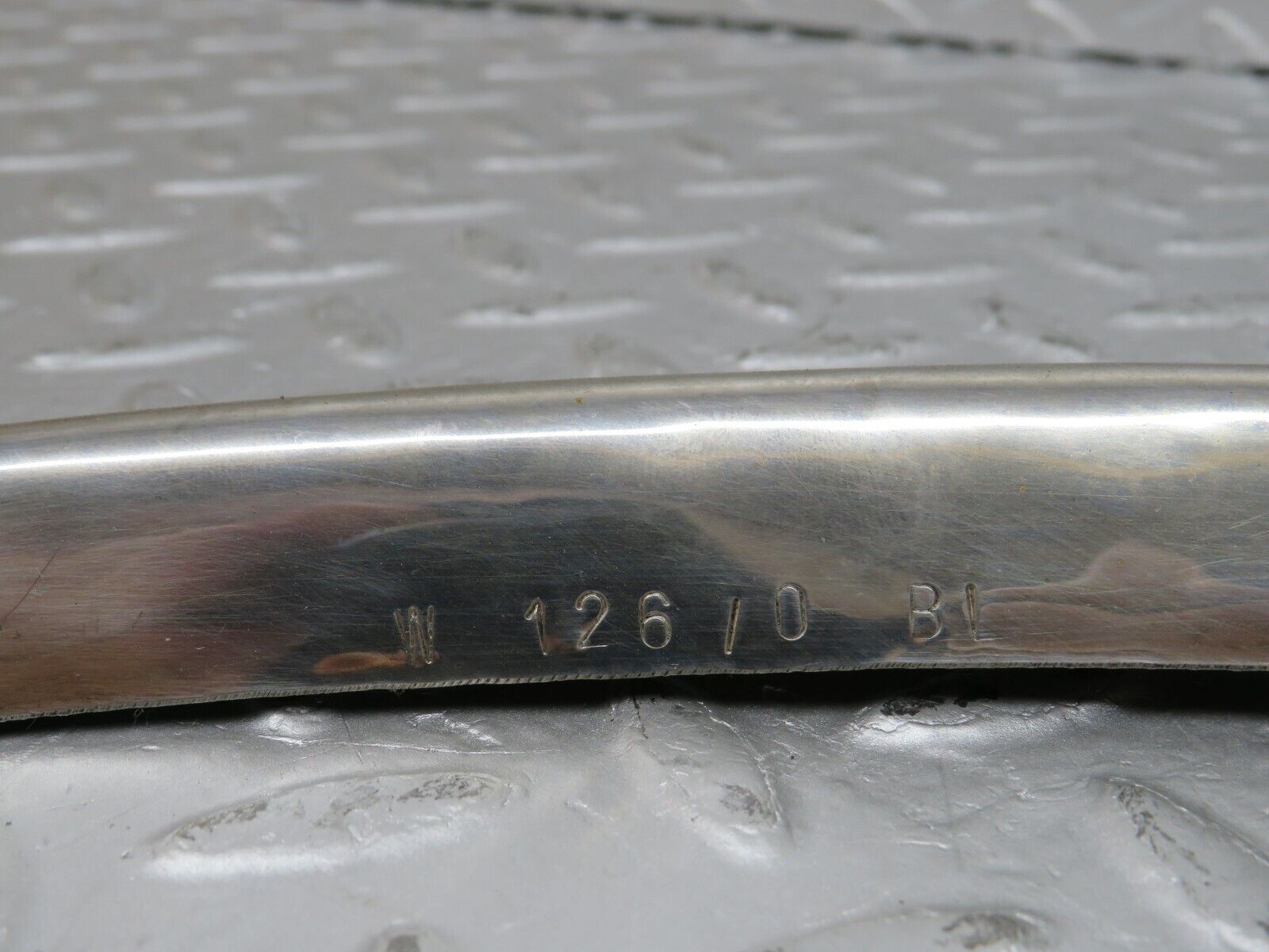 36291 Mercedes-Benz W126 420SE Rear Left Chrome Wheel Arch Trim