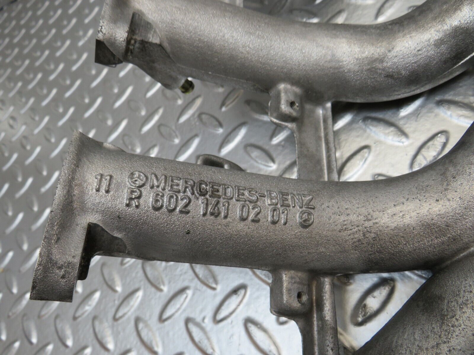 25388 Mercedes-Benz W201 190D Air Intake Manifold 6021410201