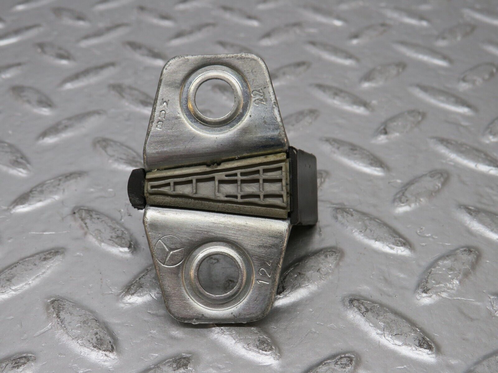 31774 Mercedes-Benz W201 190LE 1.8L Door Lock Latch