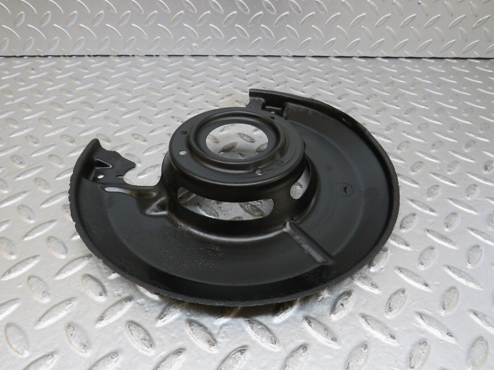 27369 Mercedes-Benz W123 280E Front Wheel Hub brake Protection Plate