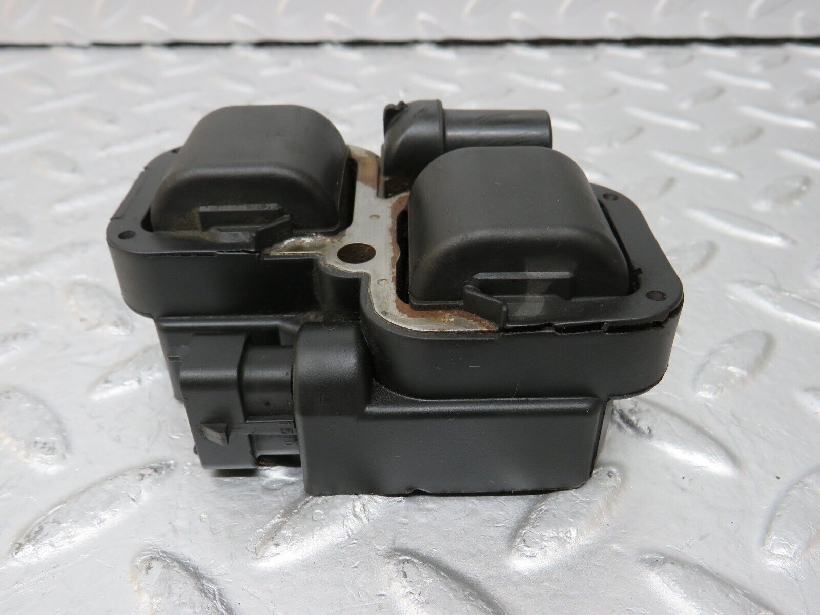 34916 Mercedes-Benz W210 320E Ignition Coil Bosch 0001587803 0221503035