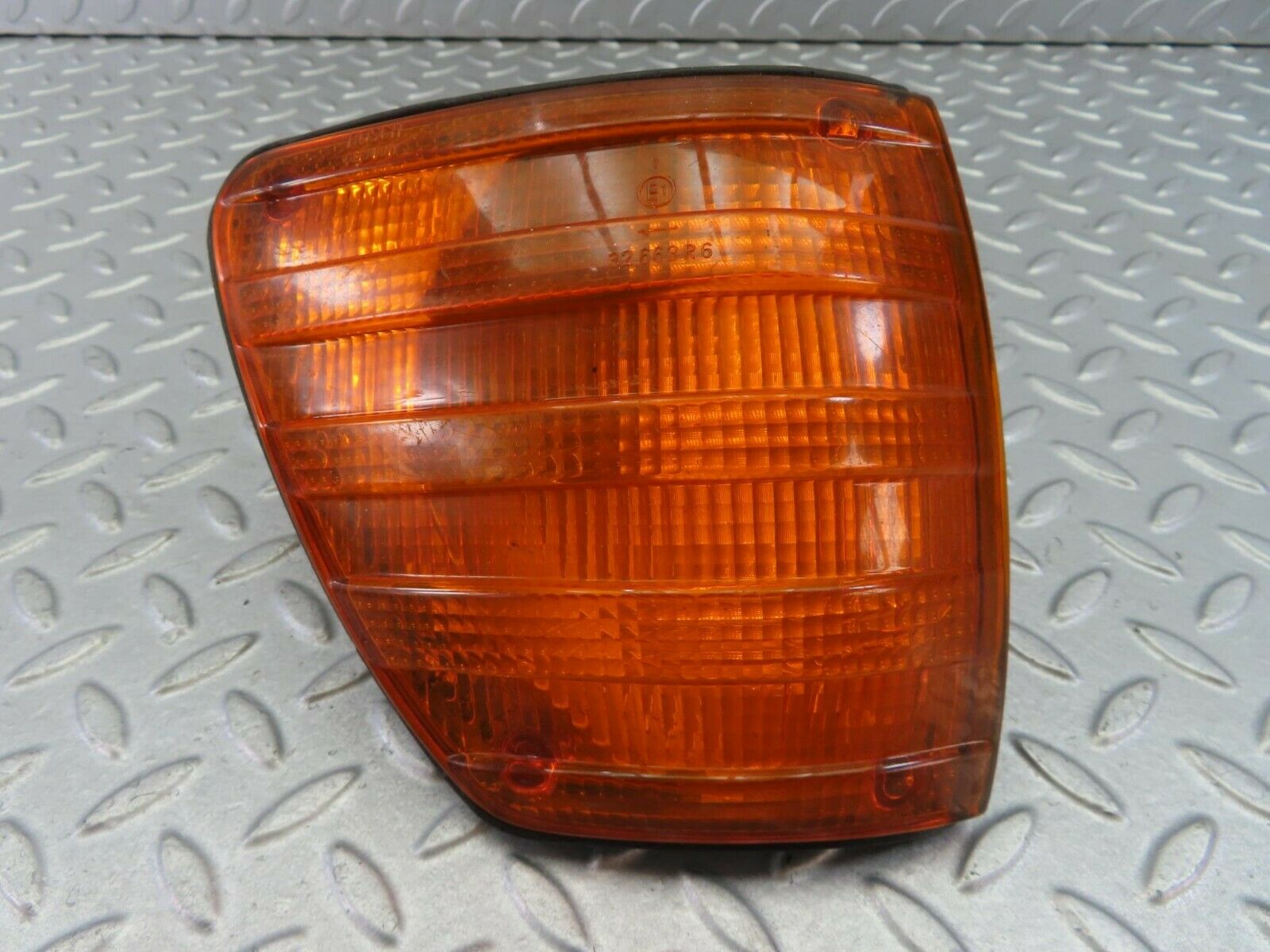 8060 Mercedes-Benz W116 Indicator Light Front Right 1305233002