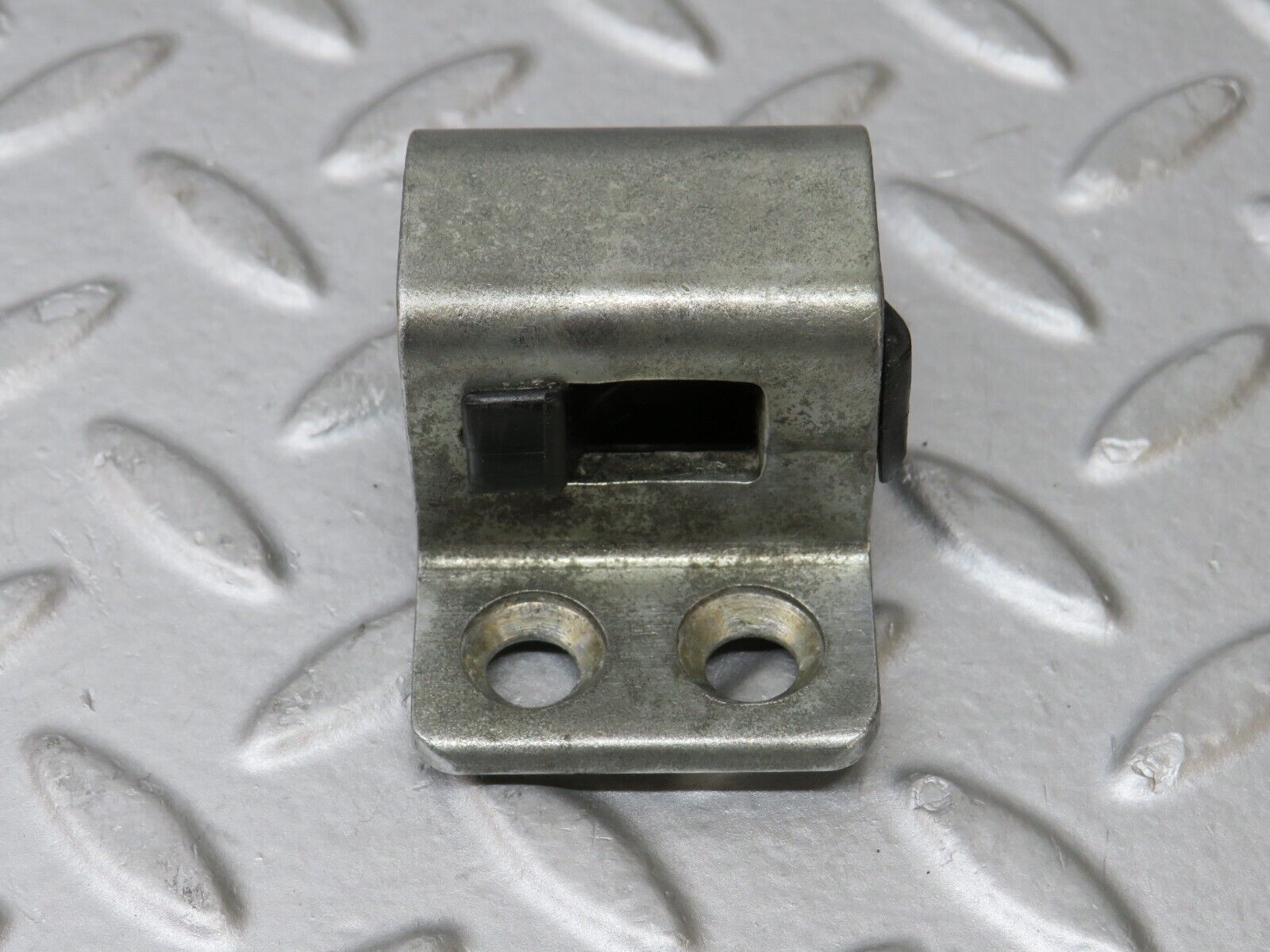 36131 Mercedes-Benz W126 420SE Door Lock Latch Left Side