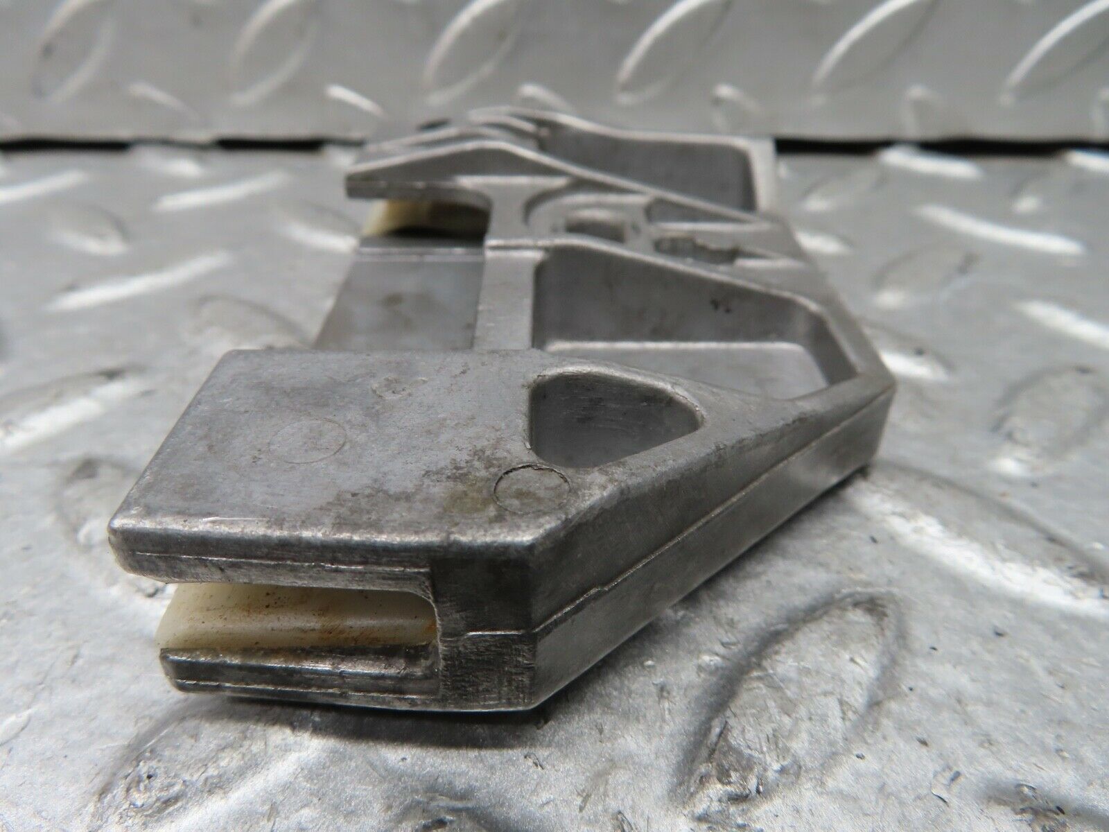 19631 Mercedes-Benz C140 CL420 Coupe Door Window Guide Bracket 1247250432