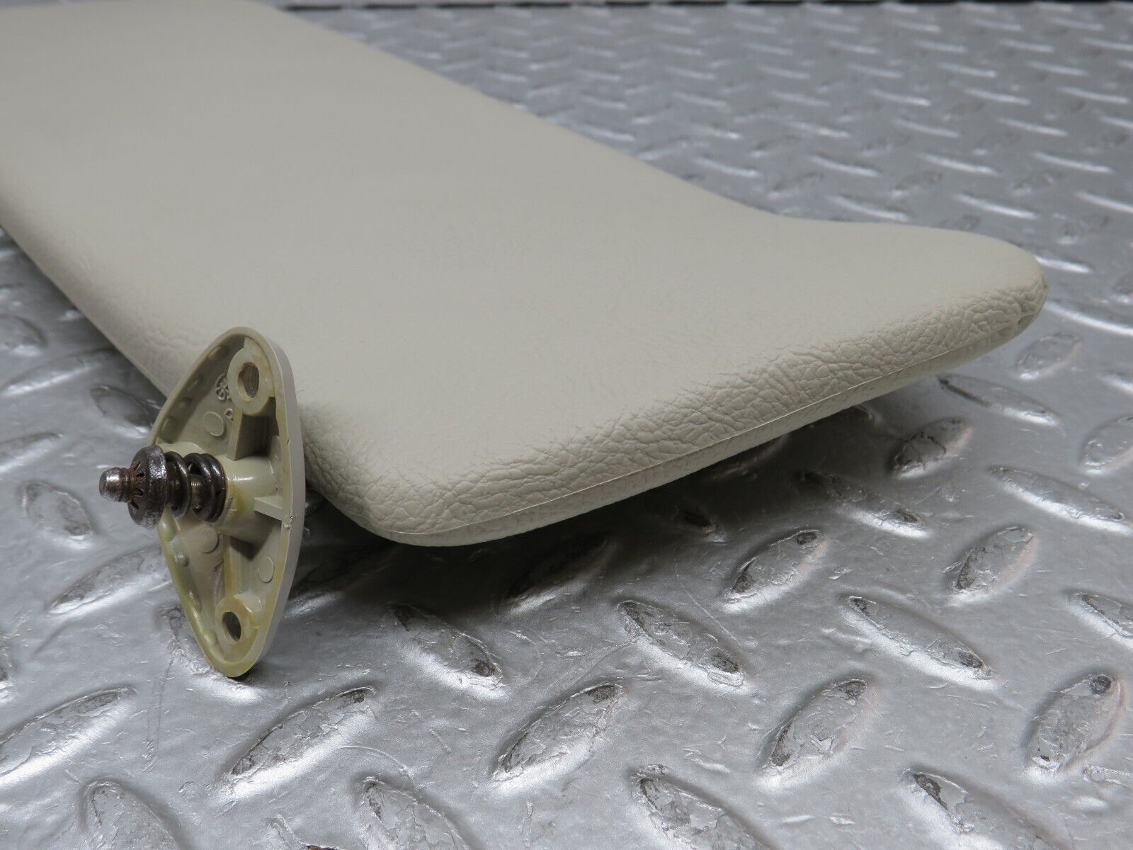 37386 Mercedes-Benz W109 300SEL Sun Visor Right Side