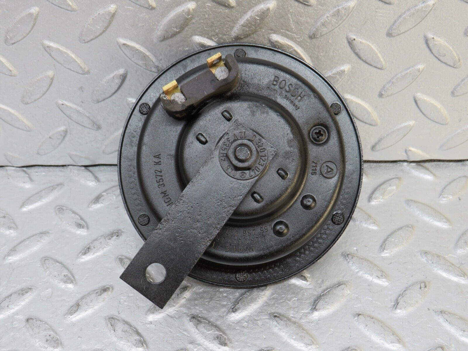 37357 Mercedes-Benz W109 300SEL Horn Bosch IGM3572KA