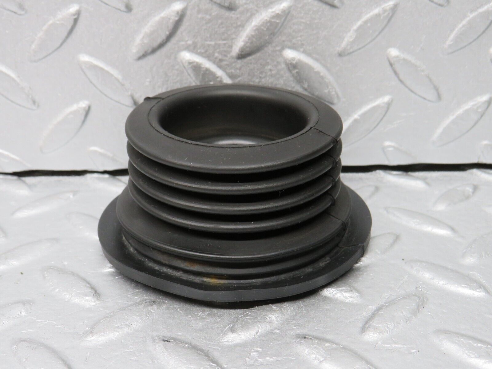 38043 Mercedes-Benz A124 320E Cabriolet Steering Column Rubber 1244620396