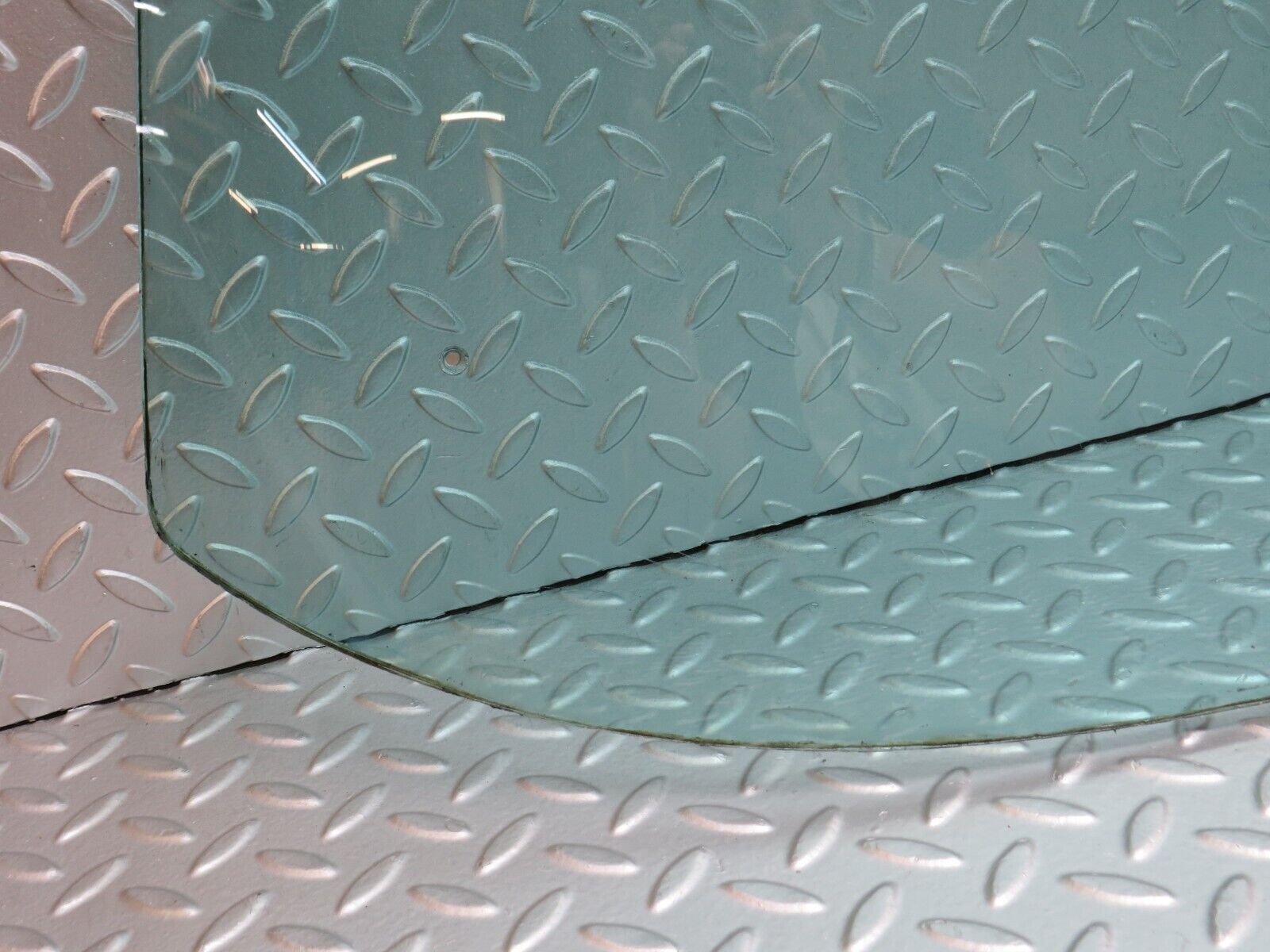 35796 Mercedes-Benz W108 Rear Heated Windscreen