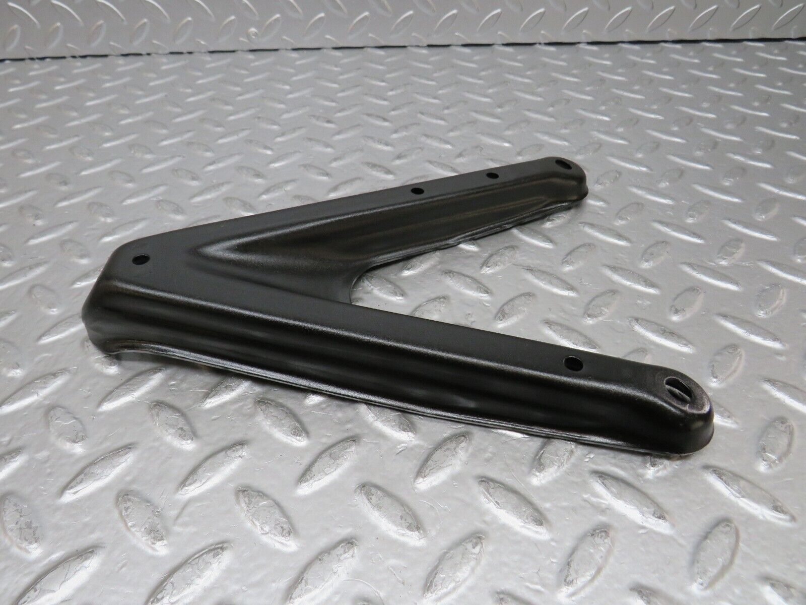 26738 Mercedes-Benz C124 220CE Coupe Air Intake Manifold Bracket