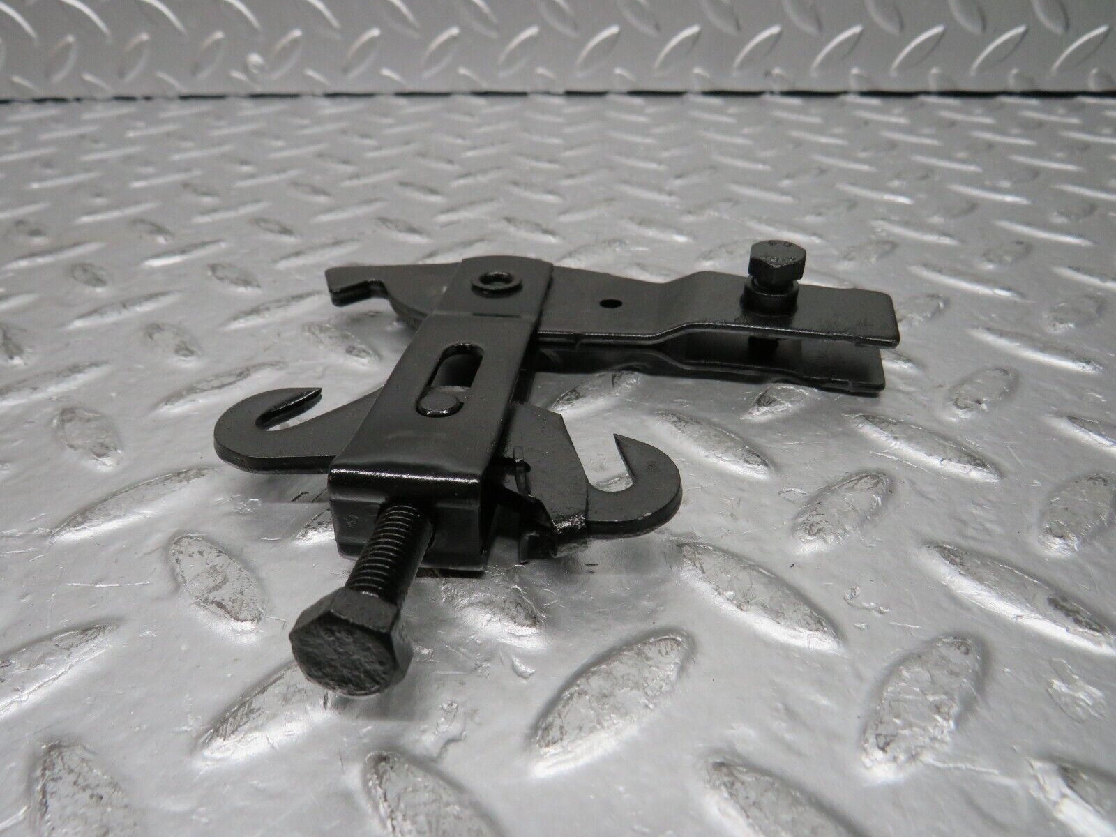 29950 Mercedes-Benz C124 320CE Coupe Handbrake Adjusting Handbrake Regulator