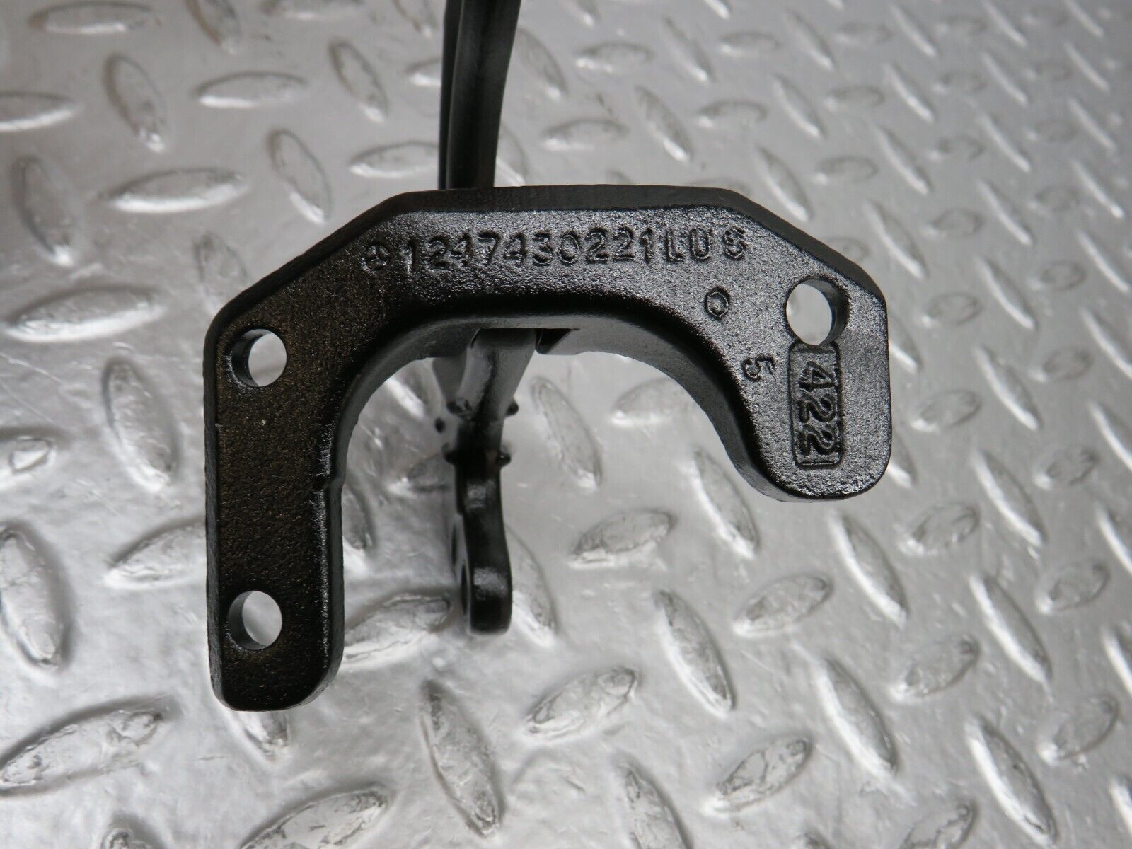 31438 Mercedes-Benz S124 220TE Trunk Lid Hinge Right Side 1247430451 124743022