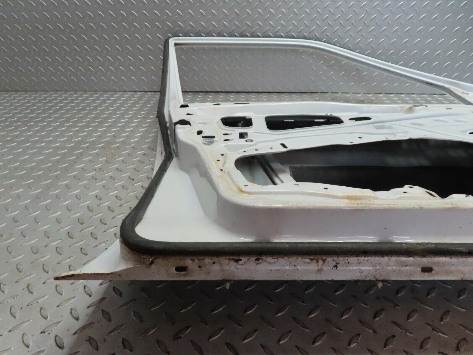 16210 Mercedes-Benz W124 260E Front Left Door