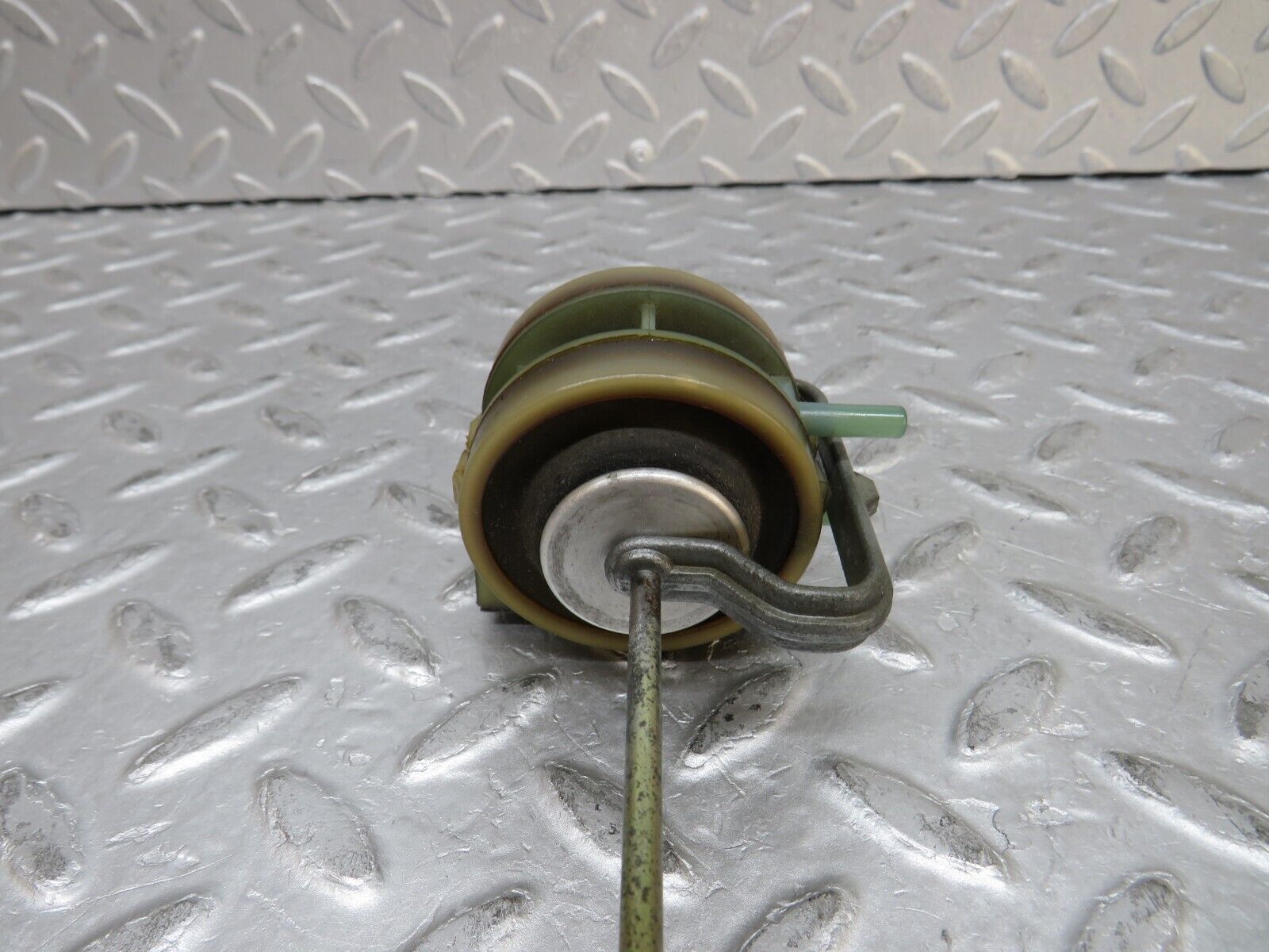 37292 Mercedes-Benz W109 300SEL Rear Right Door Lock Vacuum Actuator